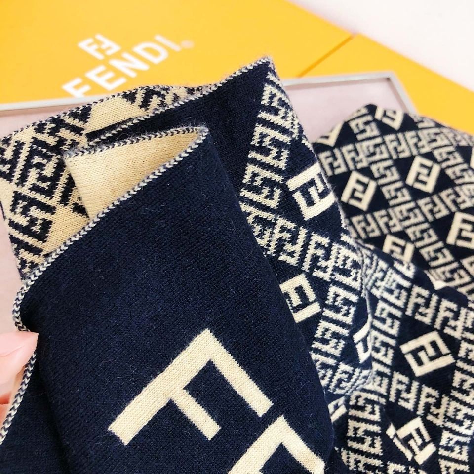 [FEND1]🧣フリンジ付きウールスカーフ🧣【50％割引+送料無料】