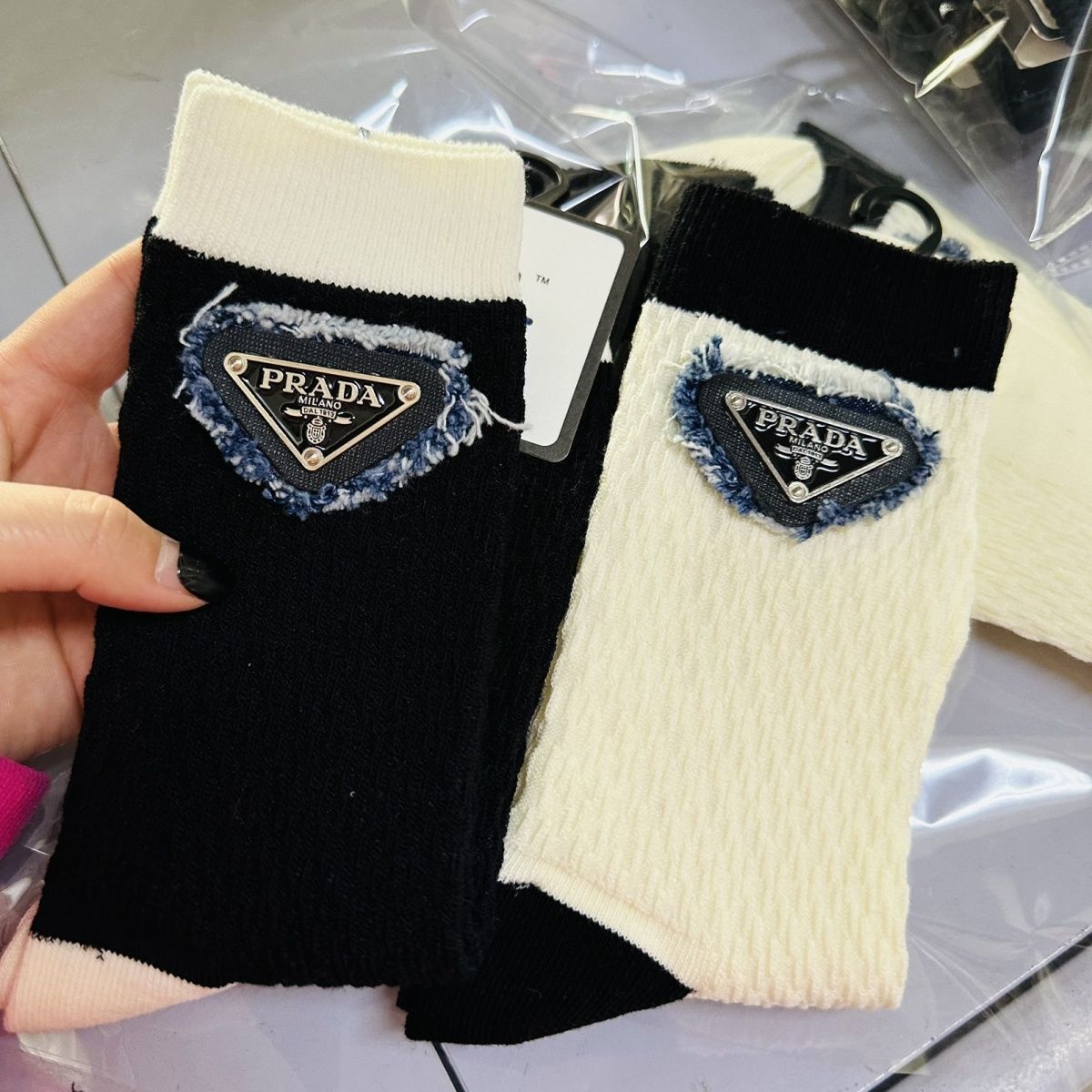 🔻🧦[PRAD4]三角マークの靴下【50％割引+送料無料】🧦🔻