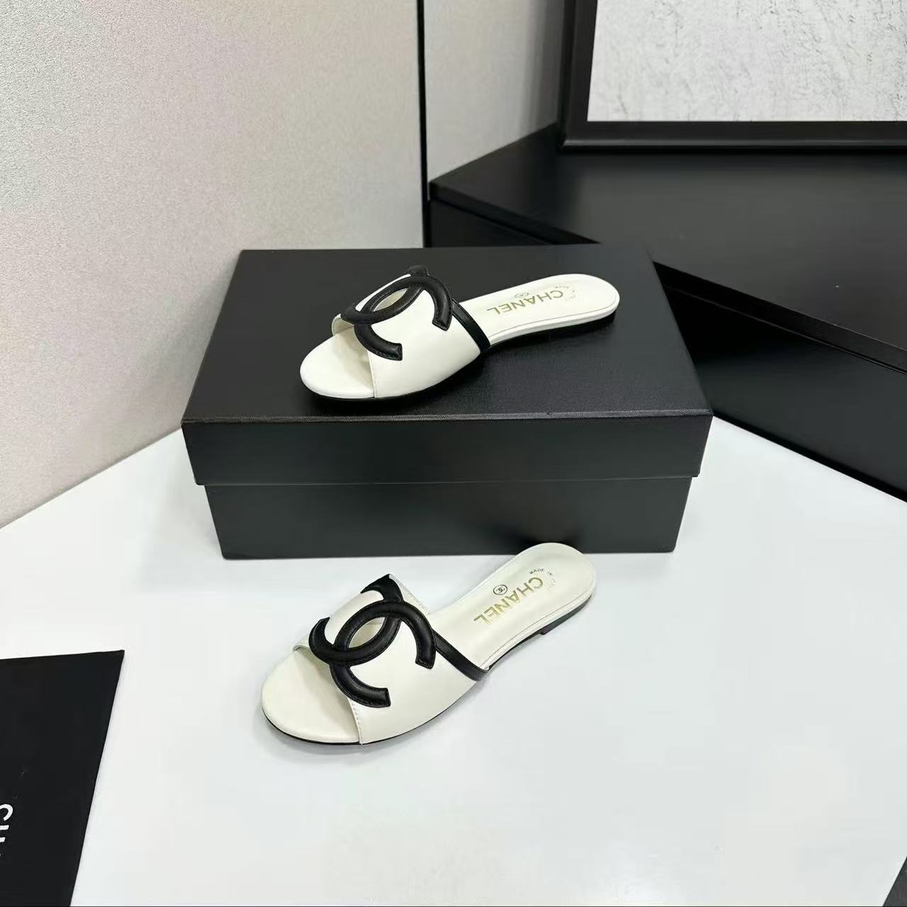 🥿CHANE1-26C フラットサンダル👠