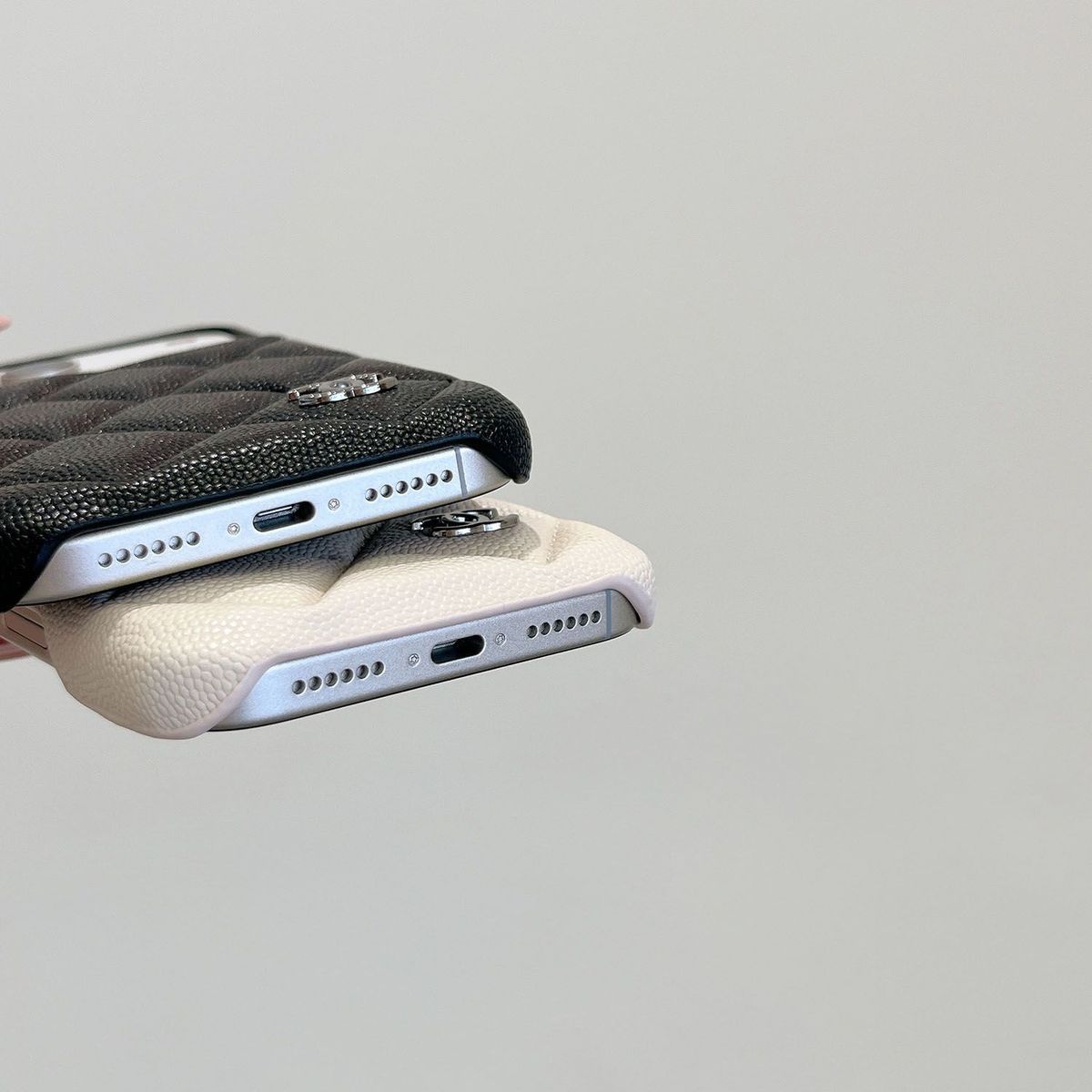 📱シャネルのフルカバースマホケース💎