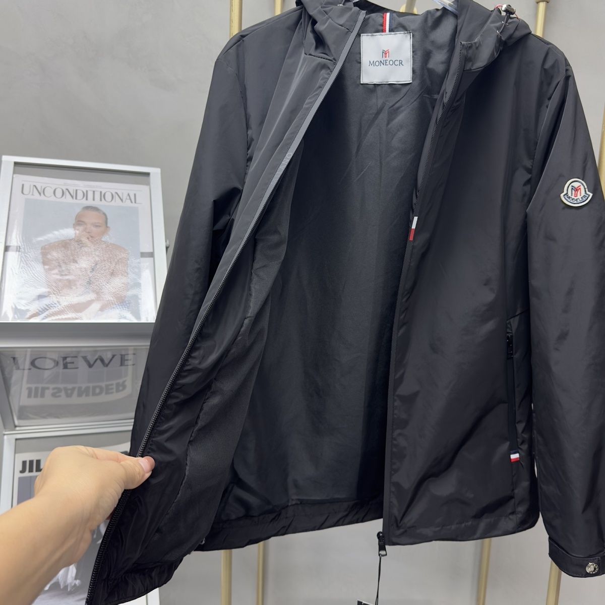 M0NCLER  フード付きジャケット【 50％割引+送料無料】