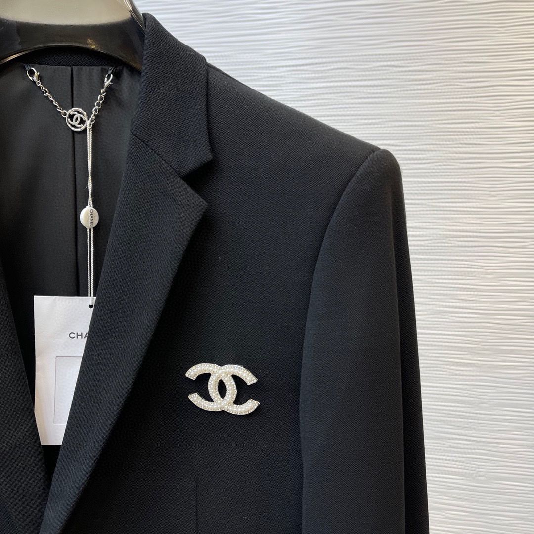 CHANE1 ピンロゴ ドレープスーツ【 50％割引+送料無料】