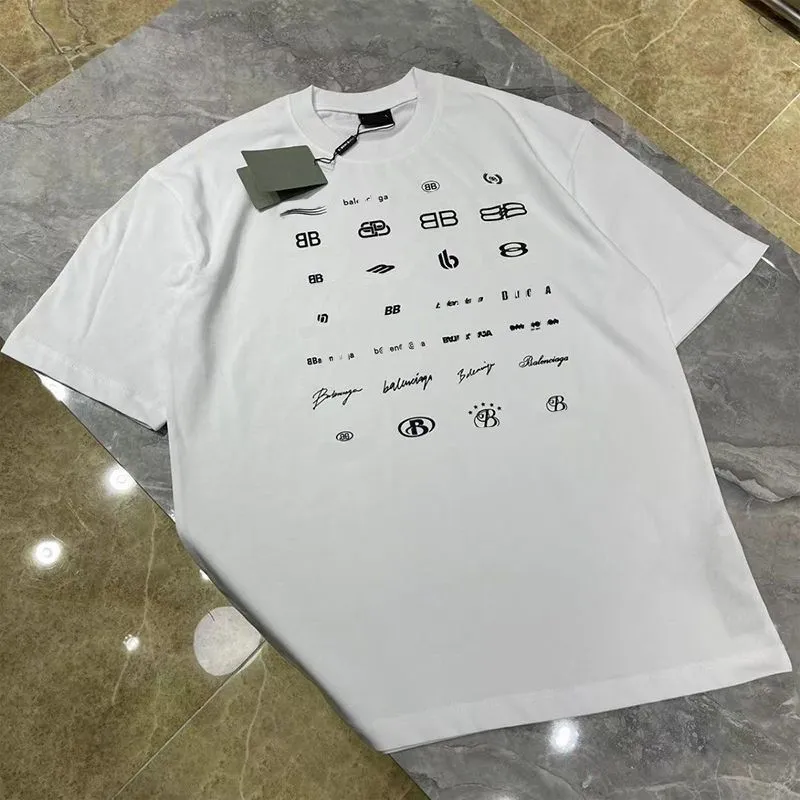 👕BaIenciagaロゴたっぷりのTシャツ【 50％割引+送料無料】