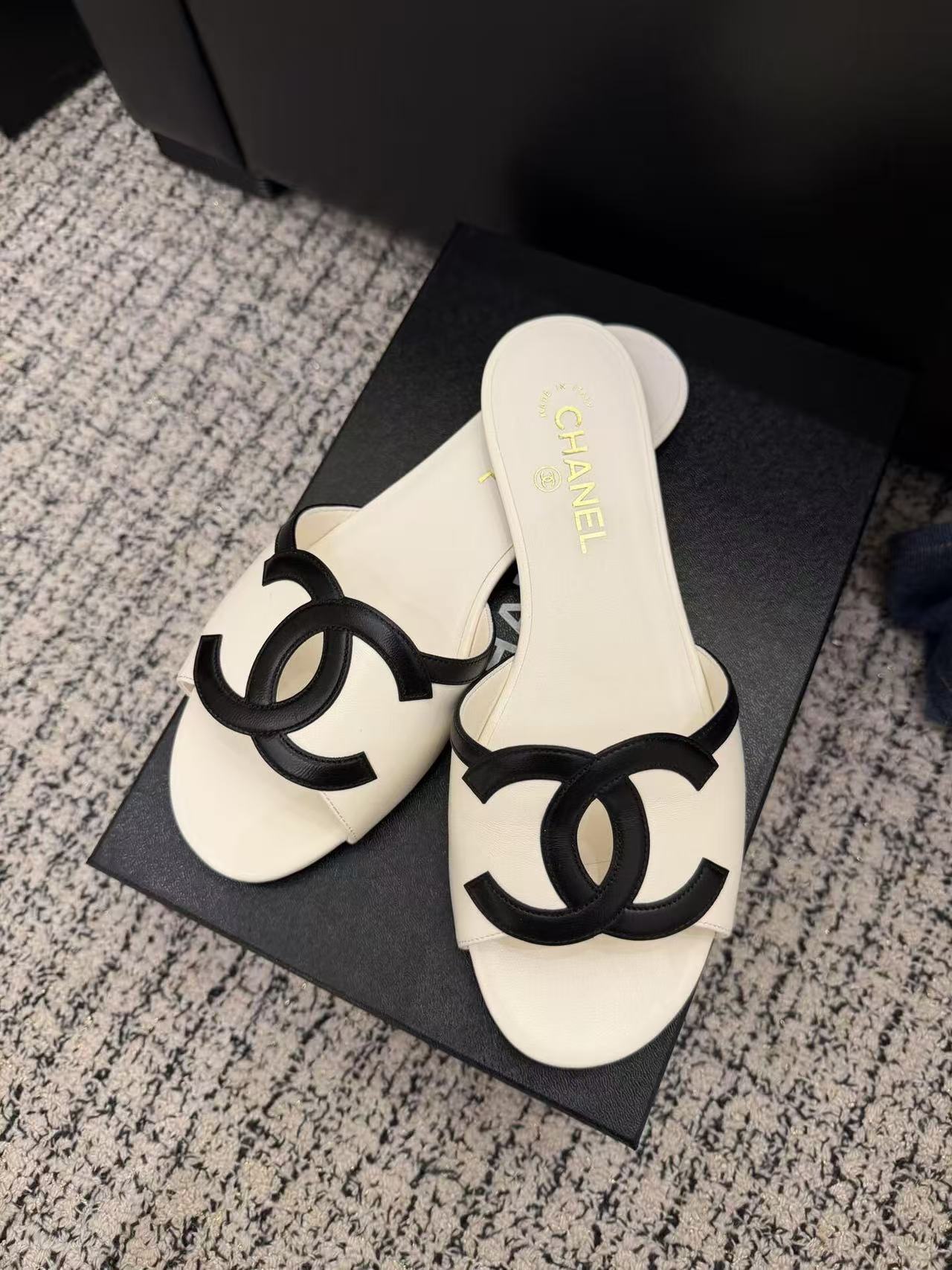 🥿CHANE1-26C フラットサンダル👠