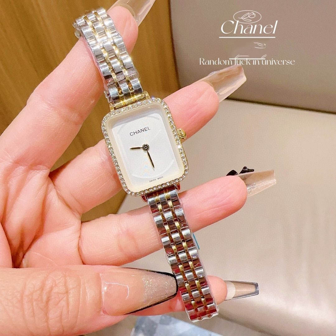 ⌚CHANE1ダイヤモンドスクエアレディースウォッチ🎁