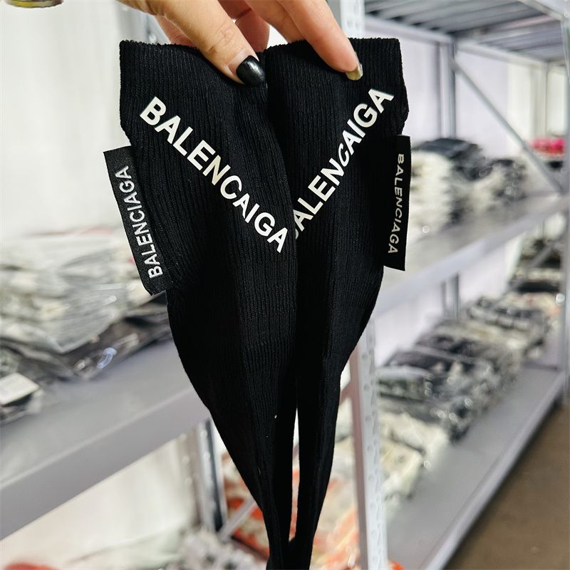 🧦🧦[BALENCIAGA]アルファベットの靴下【50％割引+送料無料】🧦🧦
