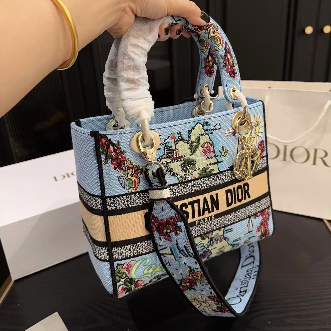 DI0Rの高品質プリントハンドバッグ【50％割引+送料無料】