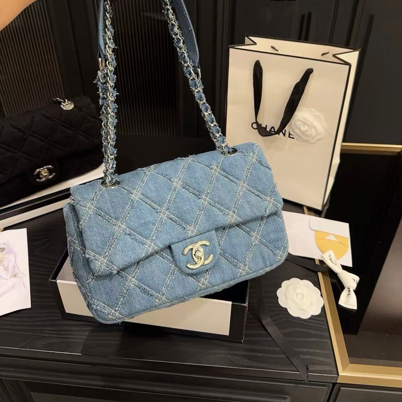 CHANE1 デニムチェーンショルダーバッグ【50％割引+送料無料】