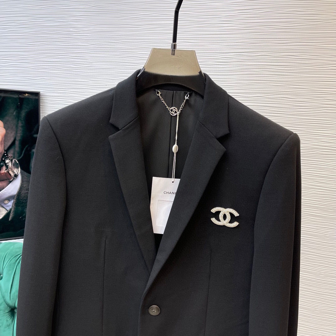 CHANE1 ピンロゴ ドレープスーツ【 50％割引+送料無料】