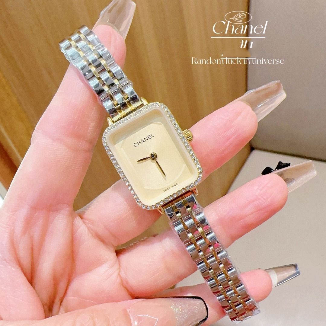 ⌚CHANE1ダイヤモンドスクエアレディースウォッチ🎁
