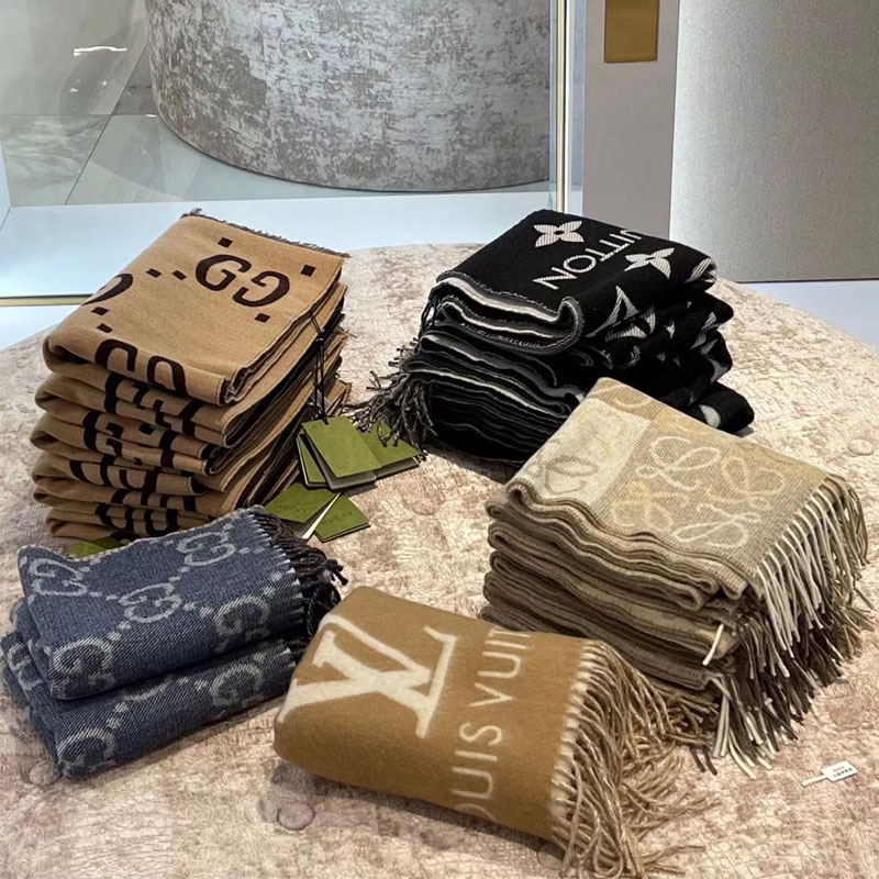 ハットとスカーフ