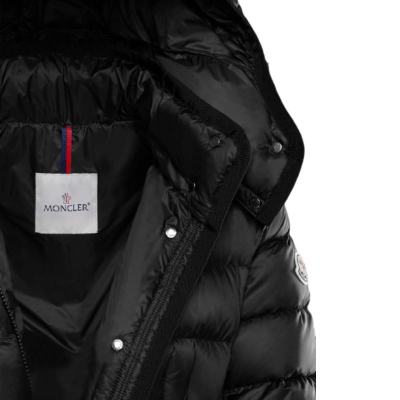 【MONCLER】北川景子さん主演の「ファーストラヴ」登場の大人気のダウンジャケットHERMINE！