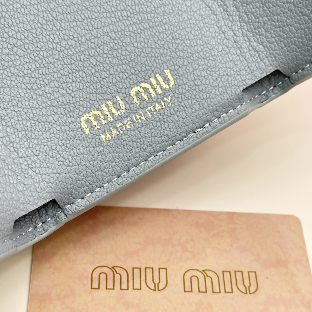 ★ Miu Miu ★ MADRAS パール 三つ折り ミニ財布