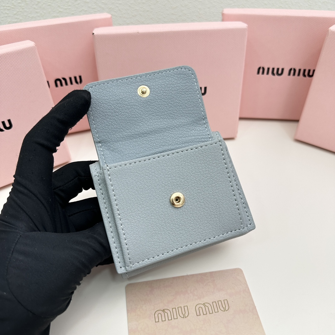 ★ Miu Miu ★ MADRAS パール 三つ折り ミニ財布
