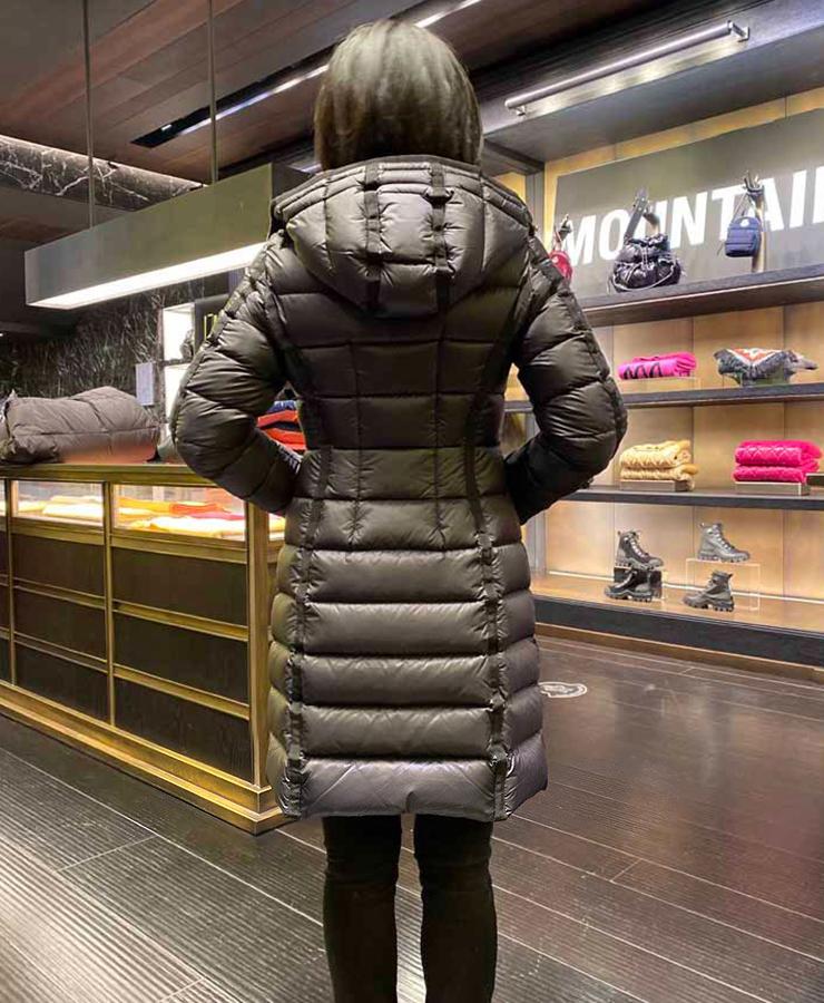 【MONCLER】北川景子さん主演の「ファーストラヴ」登場の大人気のダウンジャケットHERMINE！