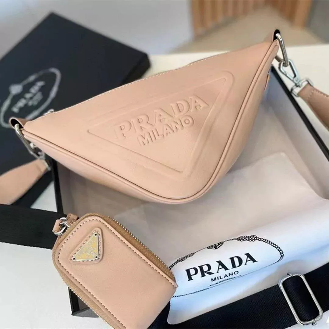 ②感謝の気持ちを込めた限定特典：バッグ