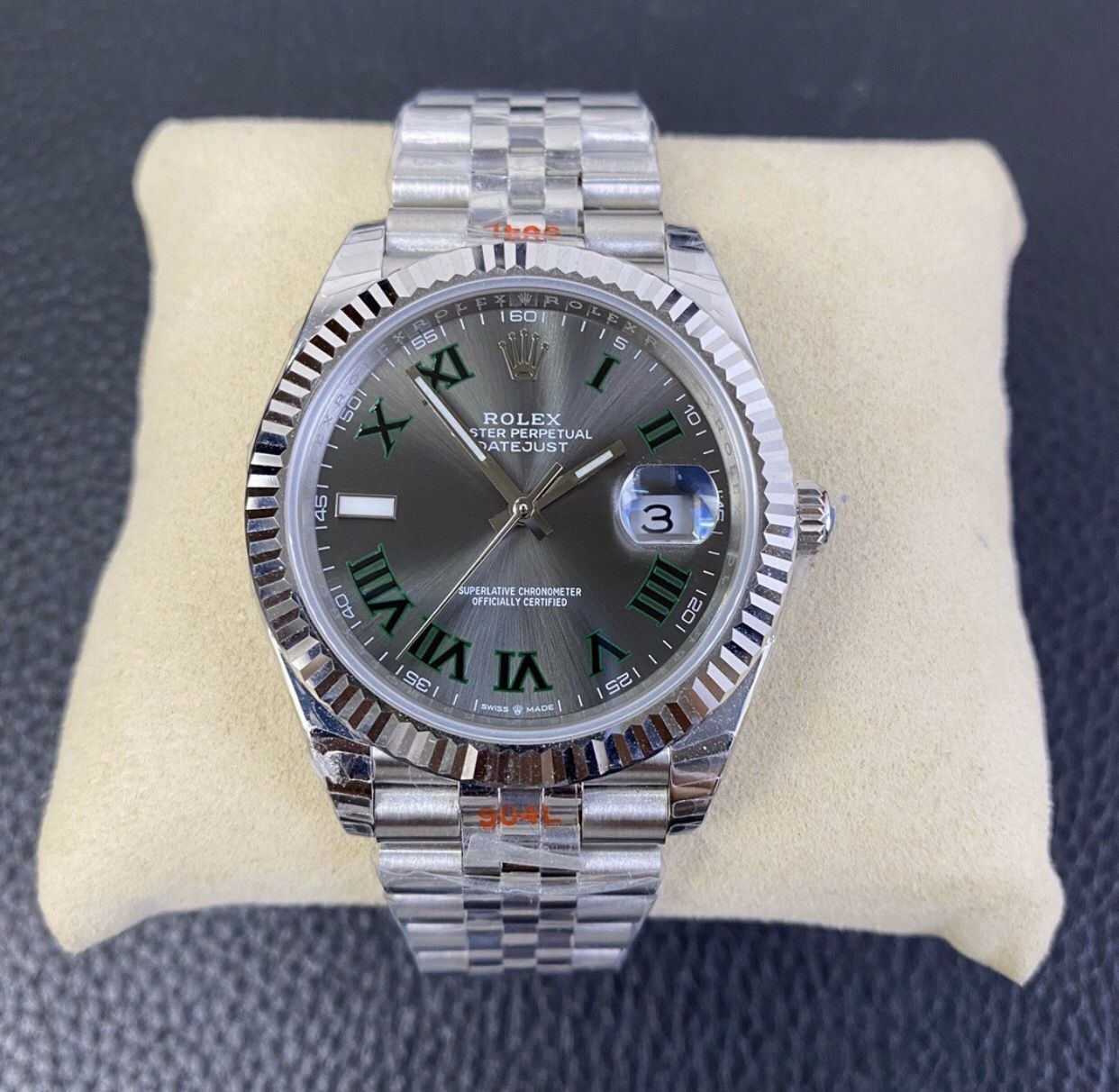 感謝の気持ちを込めた限定特典：腕時計・アクセサリー・衣類