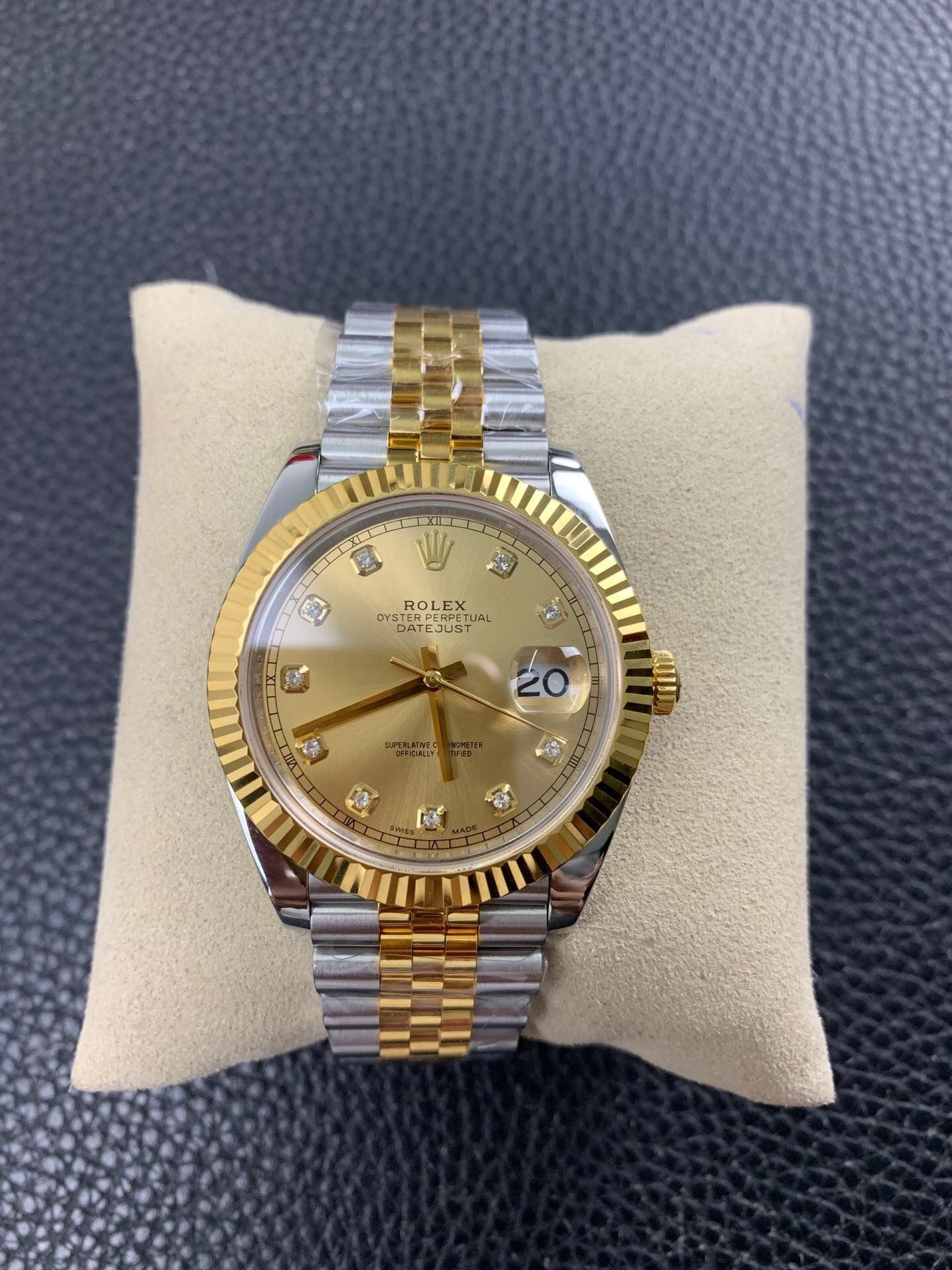 感謝の気持ちを込めた限定特典：腕時計・アクセサリー・衣類