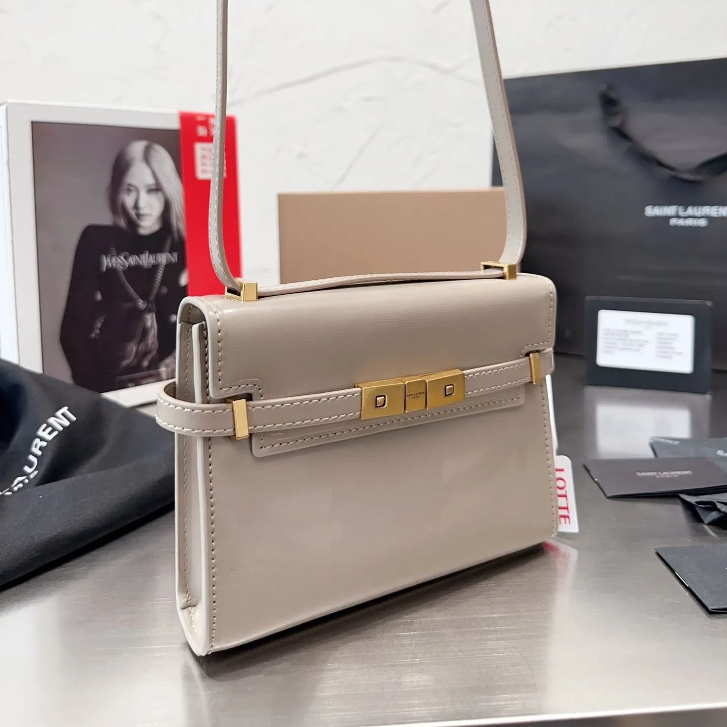 【Saint Laurent】【国内発送】マンハッタン ショルダーバッグ（スモール／ボックスサンローラン レザー） ★全色★