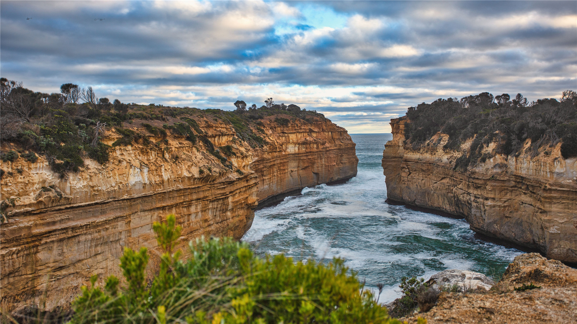 Genius unrefined resembles a flash of lightning, but wisdom is like the sun.