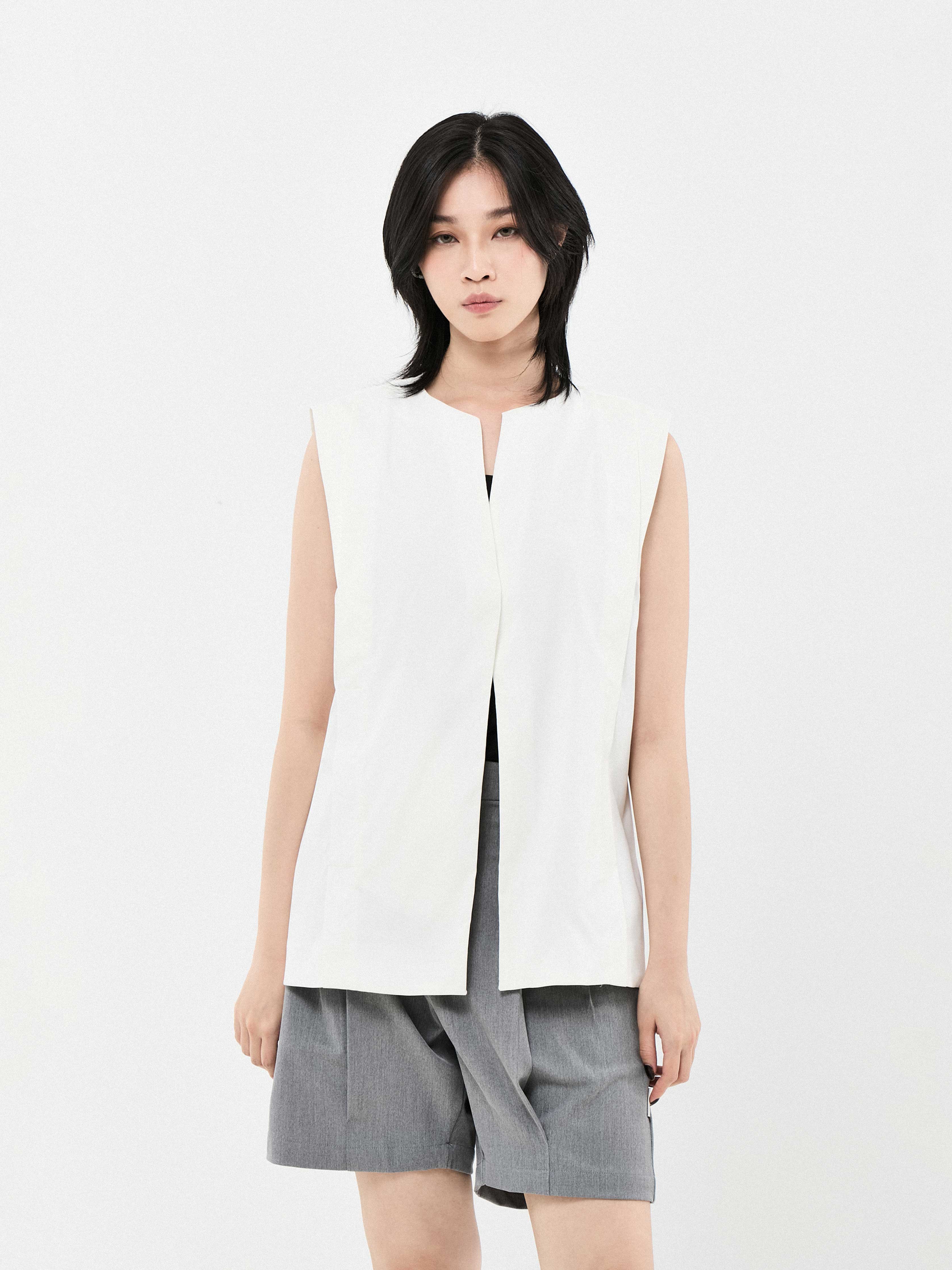 Independent Buttoned Vest | White