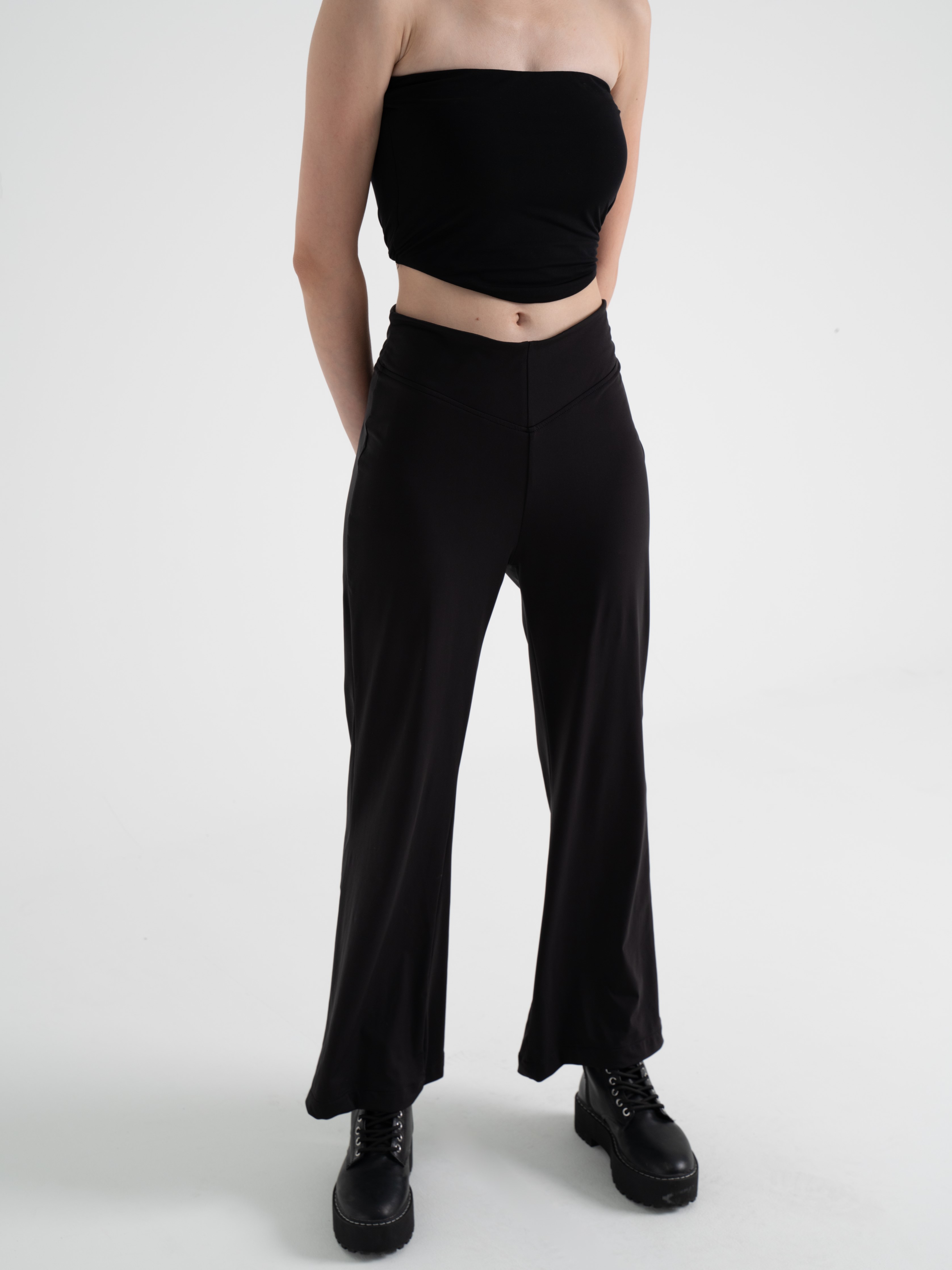 NCVR - Kick Flare V Pants
