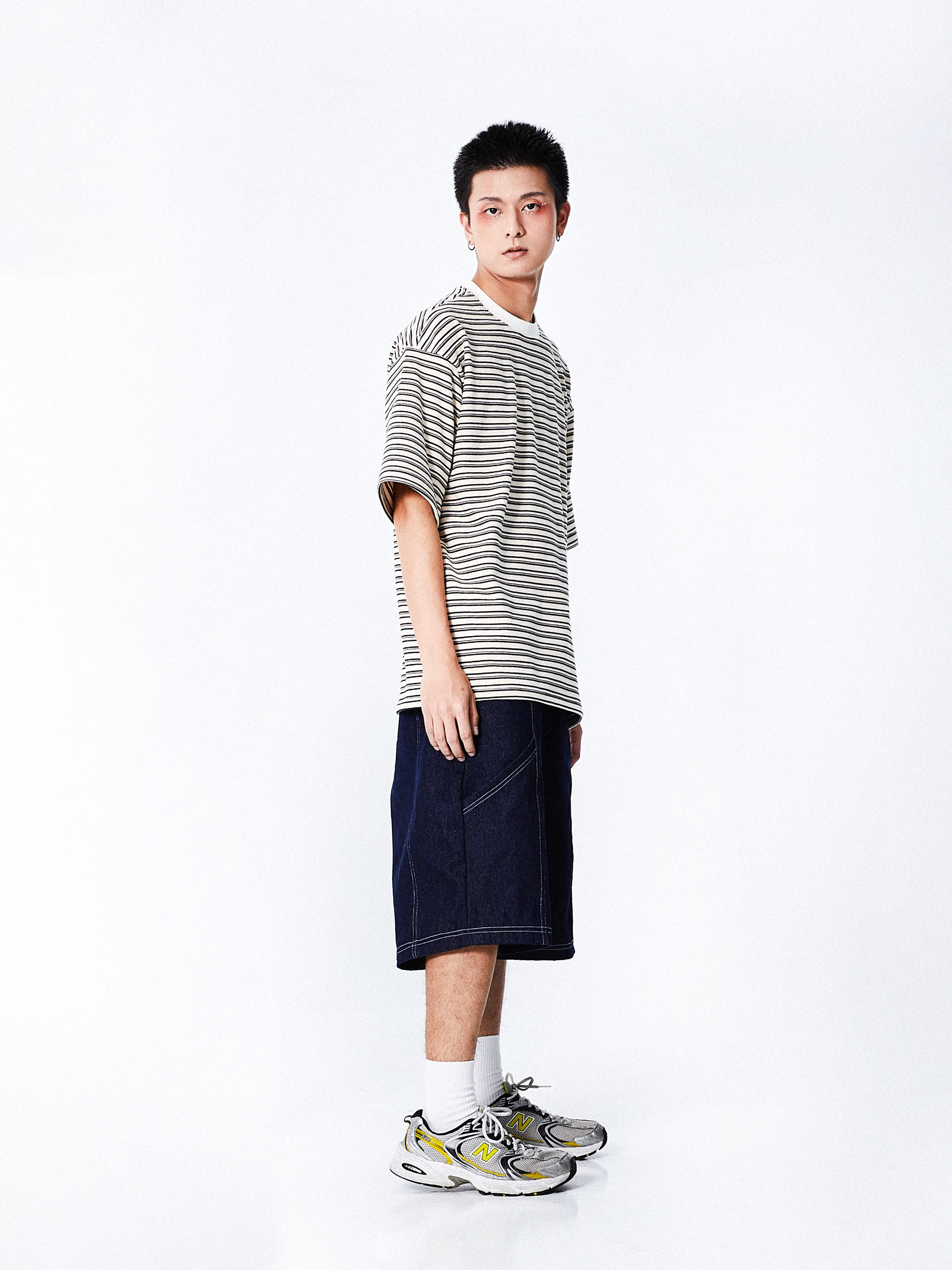 Cozy Stripes Emblem Tee | Grey