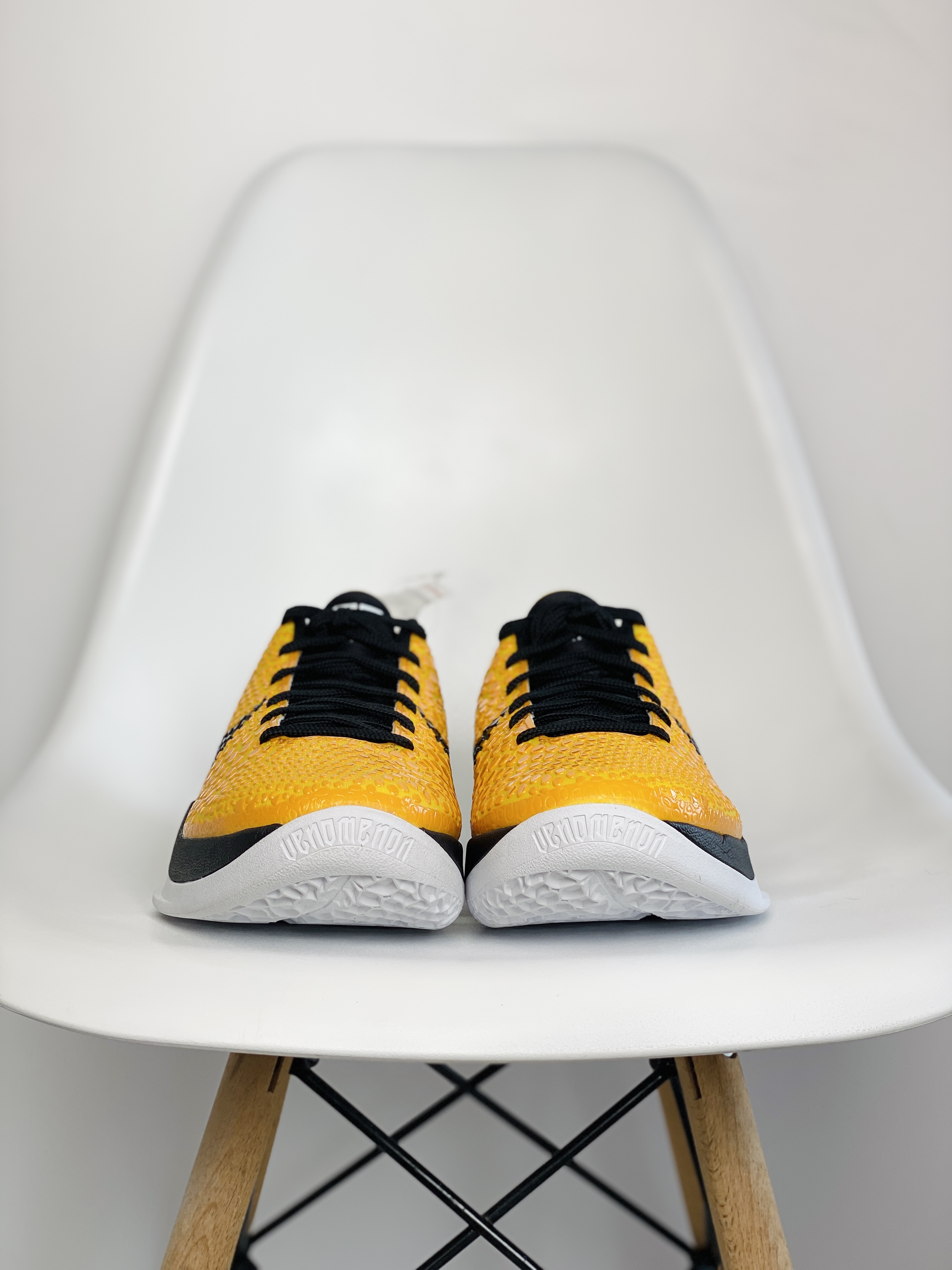 到货后不可临时取消退换 偏小半码到一码最强实战 H12 Kobe6  Lightbulb 前掌Zoom气垫 后掌EVA缓震 球鞋 籃球鞋 實戰鞋  真碳板 波鞋 男鞋  黑黃429659-700