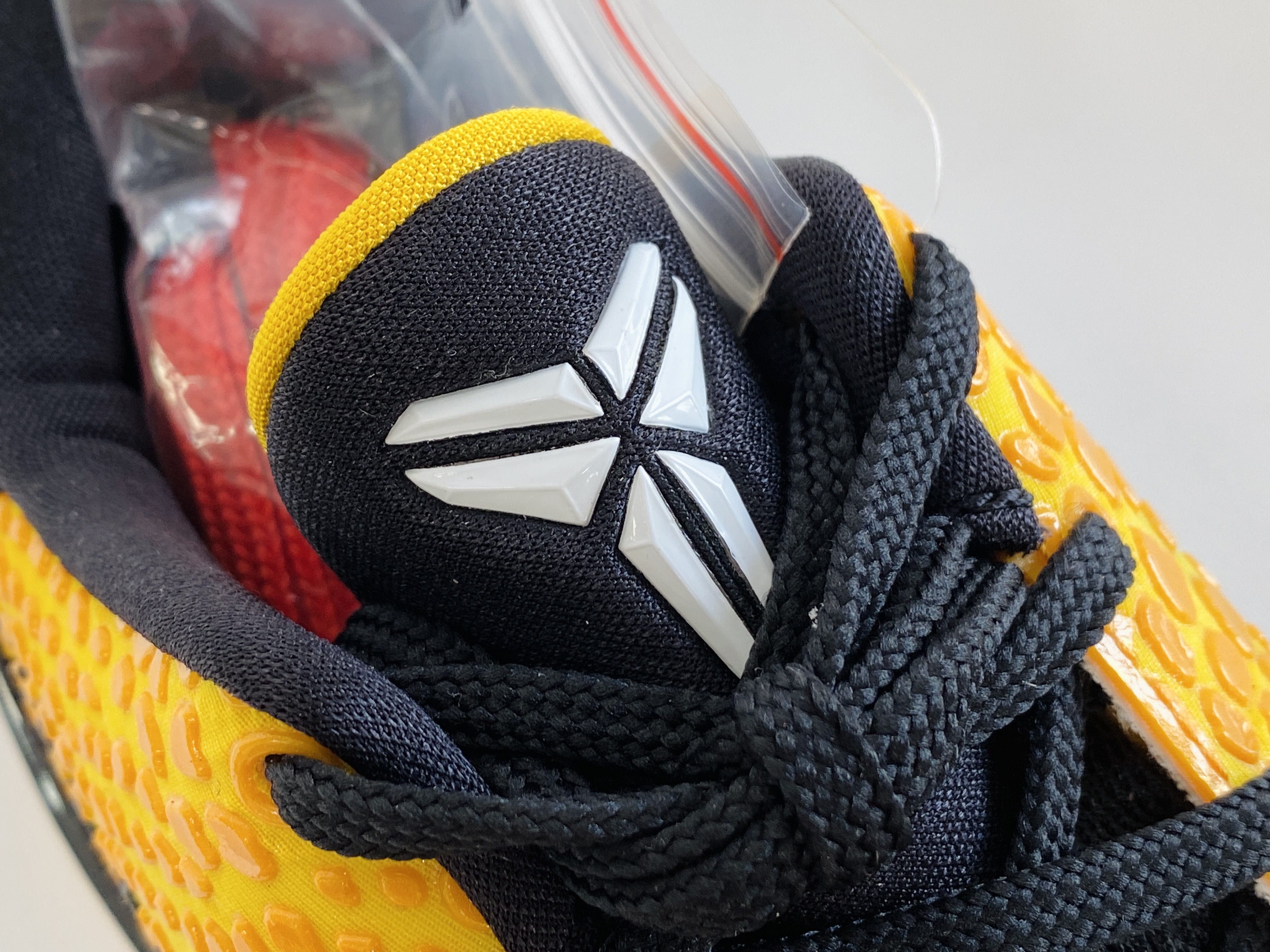 到货后不可临时取消退换 偏小半码到一码最强实战 H12 Kobe6  Lightbulb 前掌Zoom气垫 后掌EVA缓震 球鞋 籃球鞋 實戰鞋  真碳板 波鞋 男鞋  黑黃429659-700