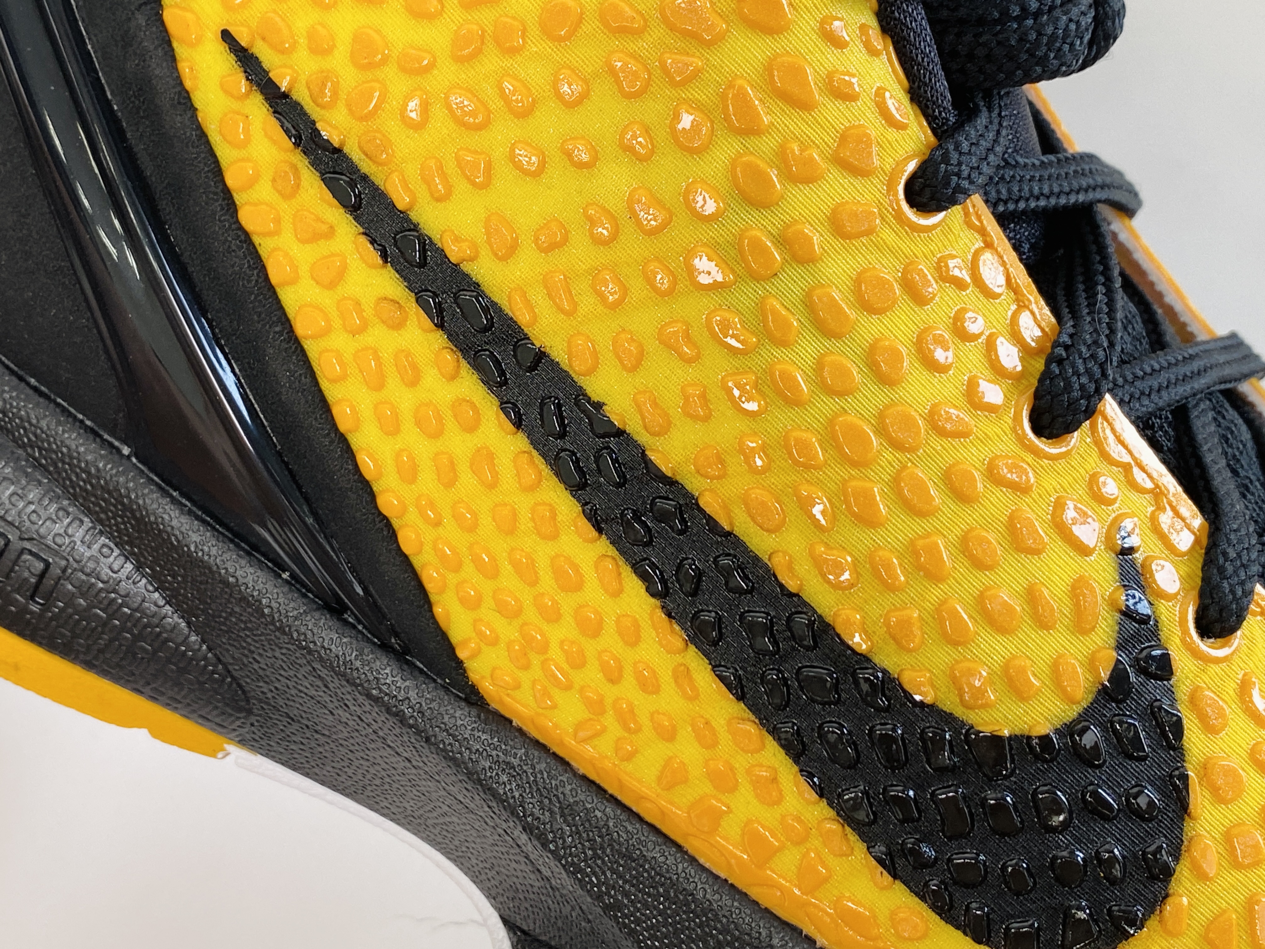 到货后不可临时取消退换 偏小半码到一码最强实战 H12 Kobe6  Lightbulb 前掌Zoom气垫 后掌EVA缓震 球鞋 籃球鞋 實戰鞋  真碳板 波鞋 男鞋  黑黃429659-700