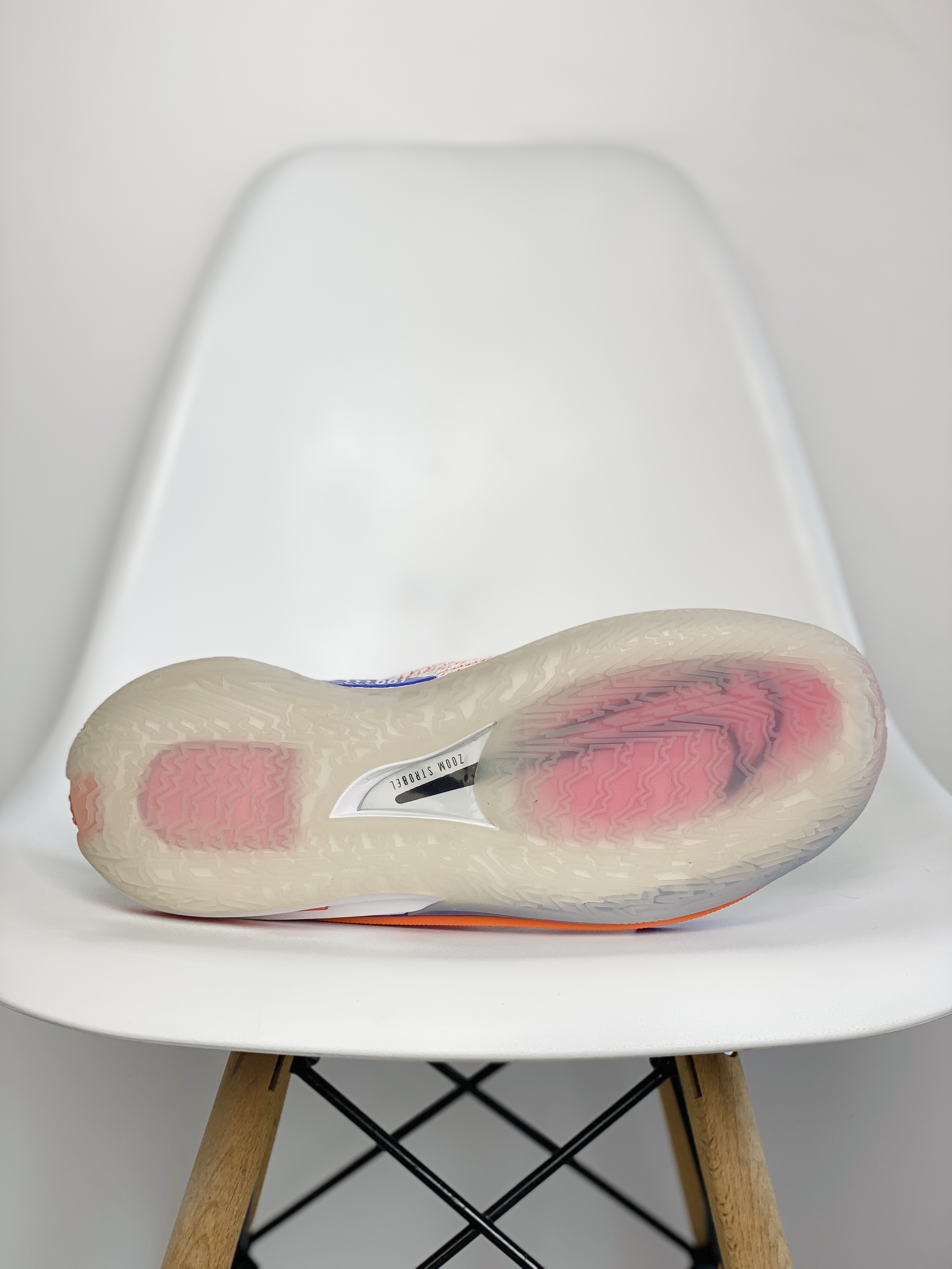 需预定 STAR  Nike GT Cut  中底＋碳板版本  低筒  篮球鞋 球鞋 实战鞋 全掌气垫 TPU抗扭 男鞋  白藍橘