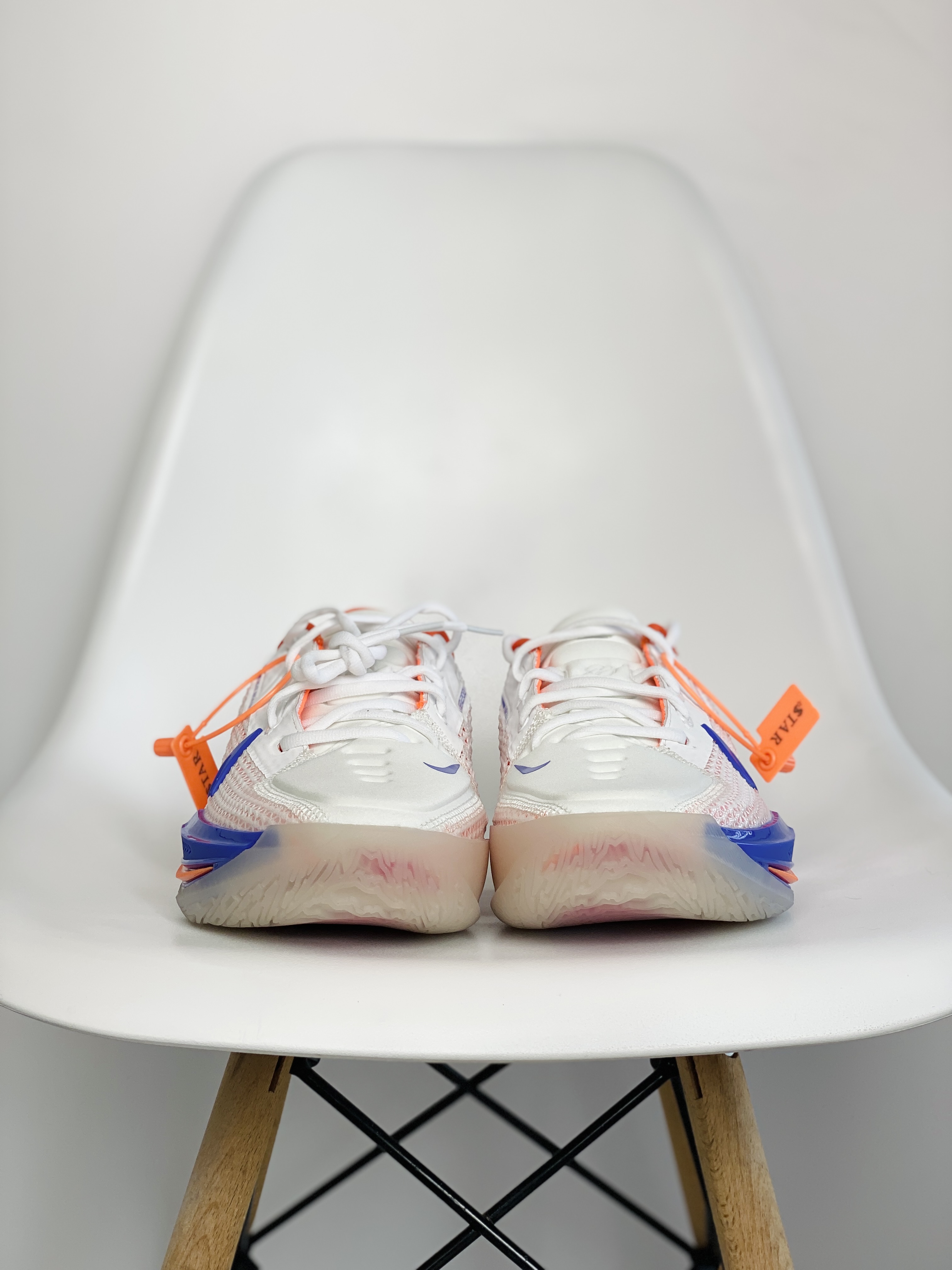 需预定 STAR  Nike GT Cut  中底＋碳板版本  低筒  篮球鞋 球鞋 实战鞋 全掌气垫 TPU抗扭 男鞋  白藍橘