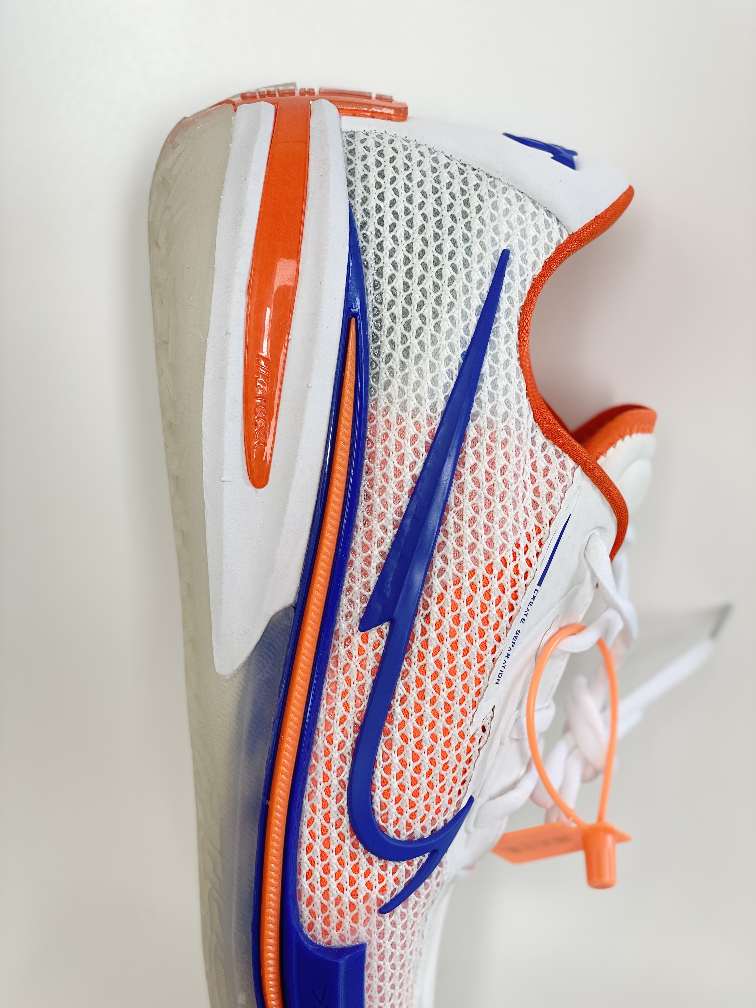 需预定 STAR  Nike GT Cut  中底＋碳板版本  低筒  篮球鞋 球鞋 实战鞋 全掌气垫 TPU抗扭 男鞋  白藍橘