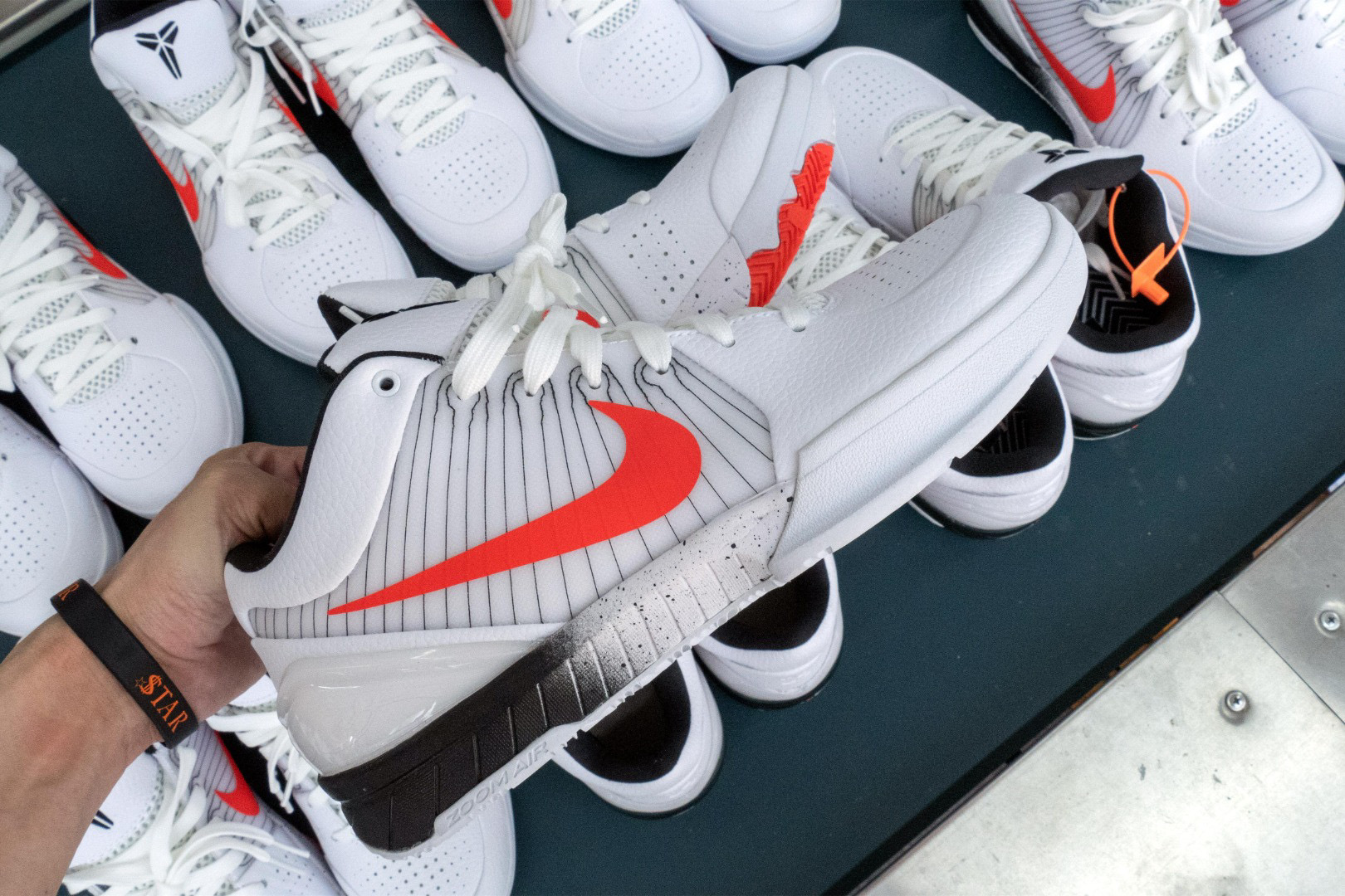  速度版 STAR Kobe4 PE 低筒  科比 4  前掌泡棉  后掌氣墊 篮球鞋 实战鞋 球鞋 男鞋  波鞋 白红塔克