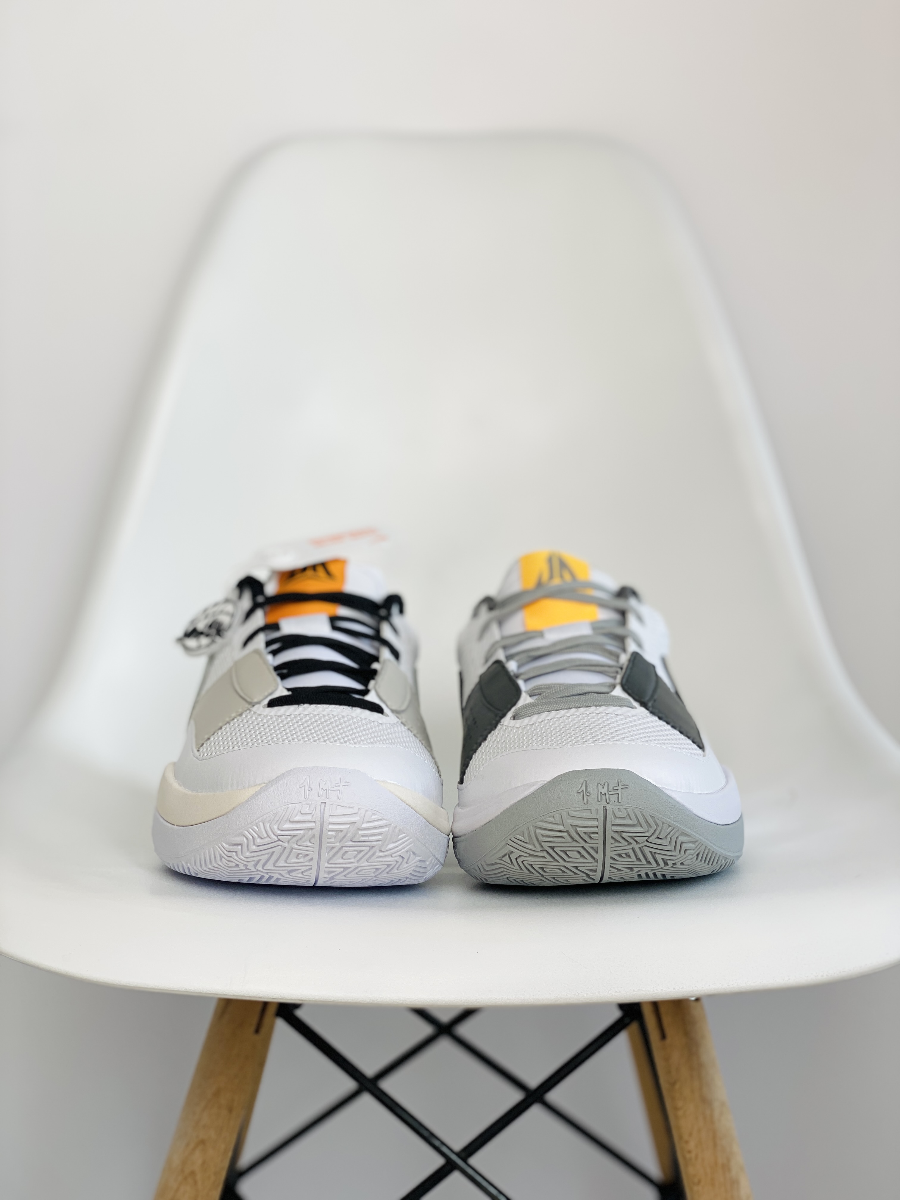  滅世 莫兰特 1代  Nike Zoom JA1 Light Smoke Grey 低筒 前後氣墊 耐磨透氣 實戰籃球鞋 波鞋 球鞋 男鞋 波鞋 灰白鸳鸯 DR8785-100