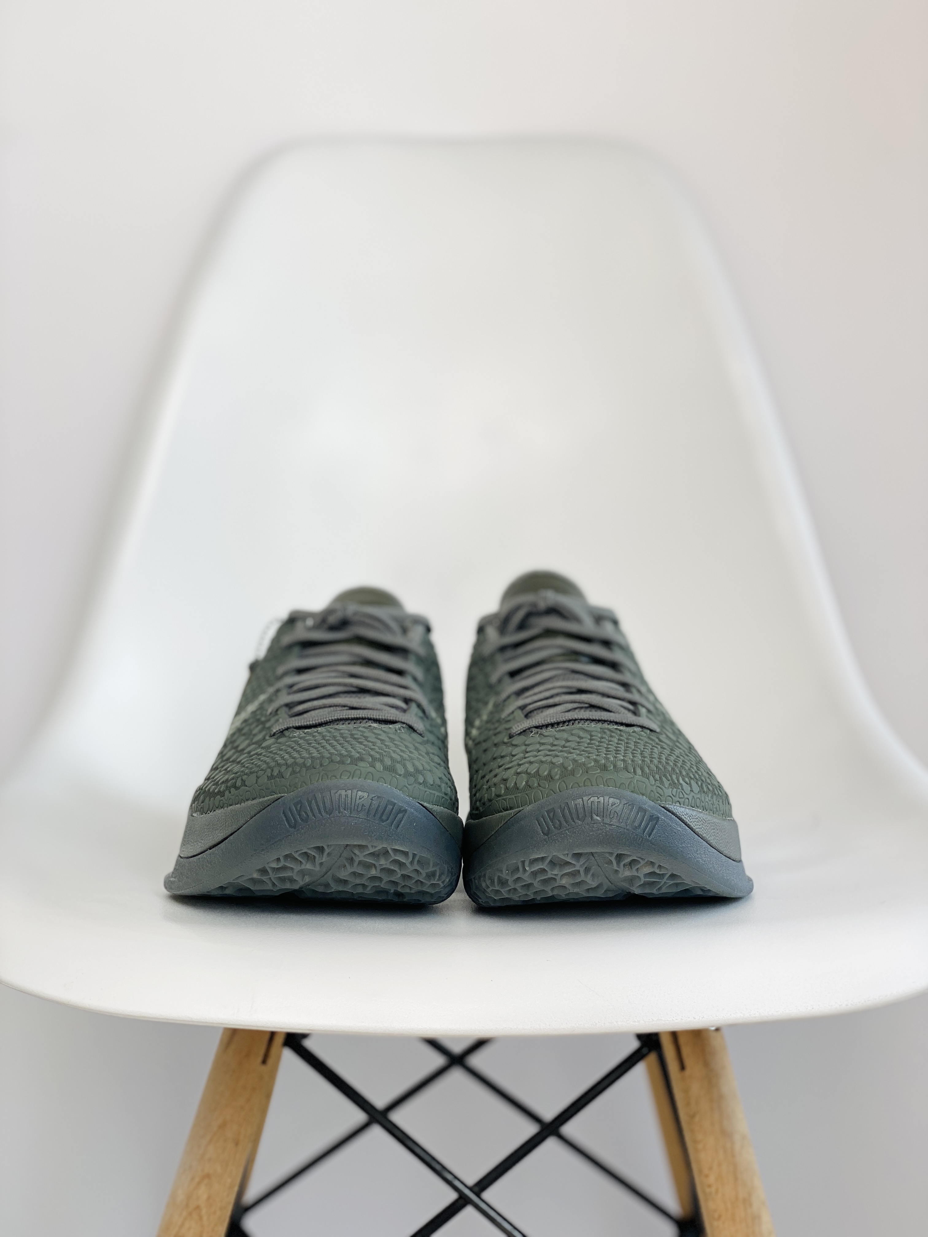  到货后不可临时取消退换 偏小半码到一码最强实战 H12 Kobe6 Black Mamba Collection Fade 前掌Zoom气垫 后掌EVA缓震 球鞋 籃球鞋 實戰鞋  真碳板 波鞋 男鞋  深灰 869457-007