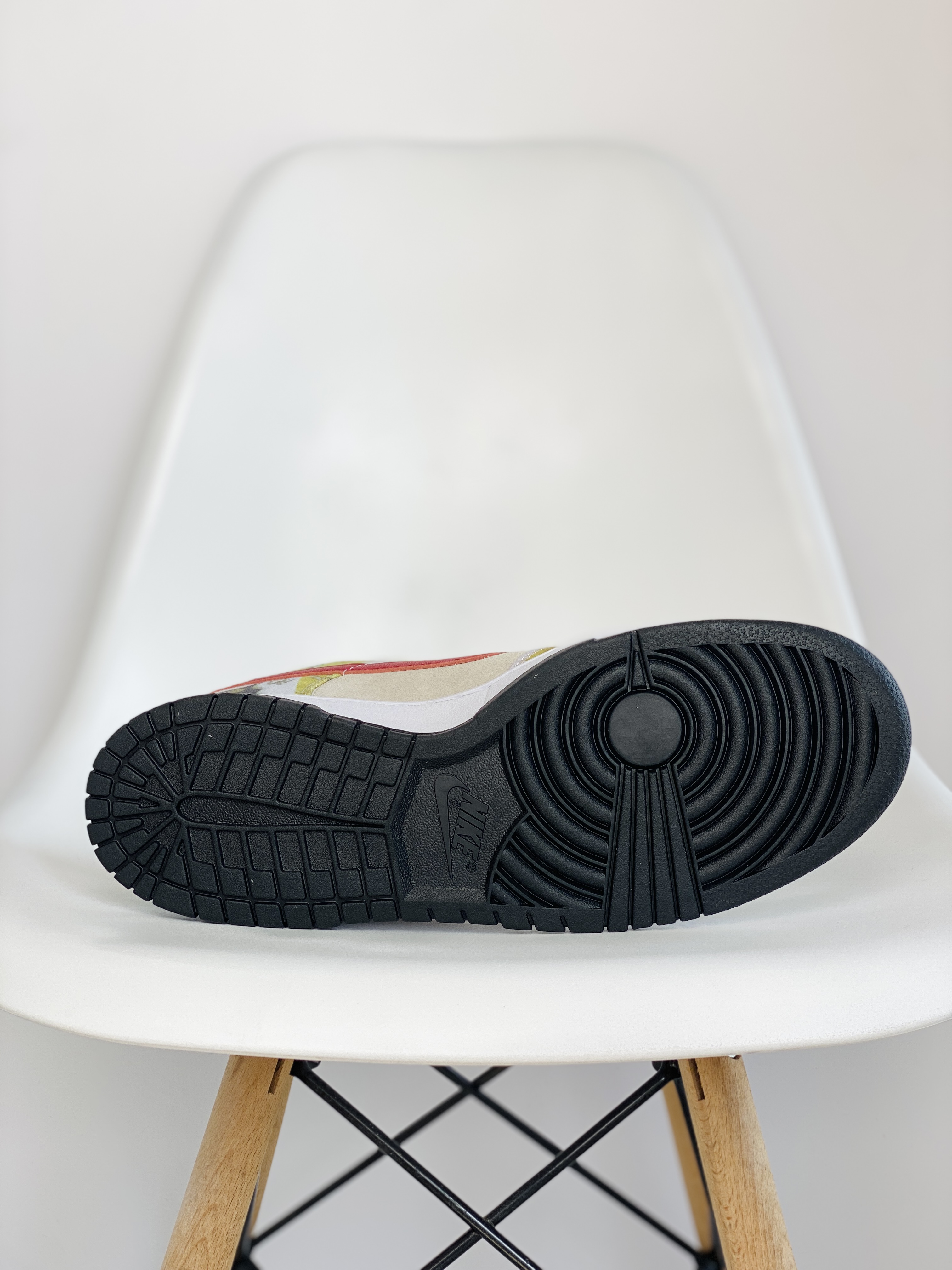 Nike Dunk SB Low Paris 巴黎城市限定 低筒 休闲鞋 板鞋 波鞋 男鞋 女鞋 白米 308270-111