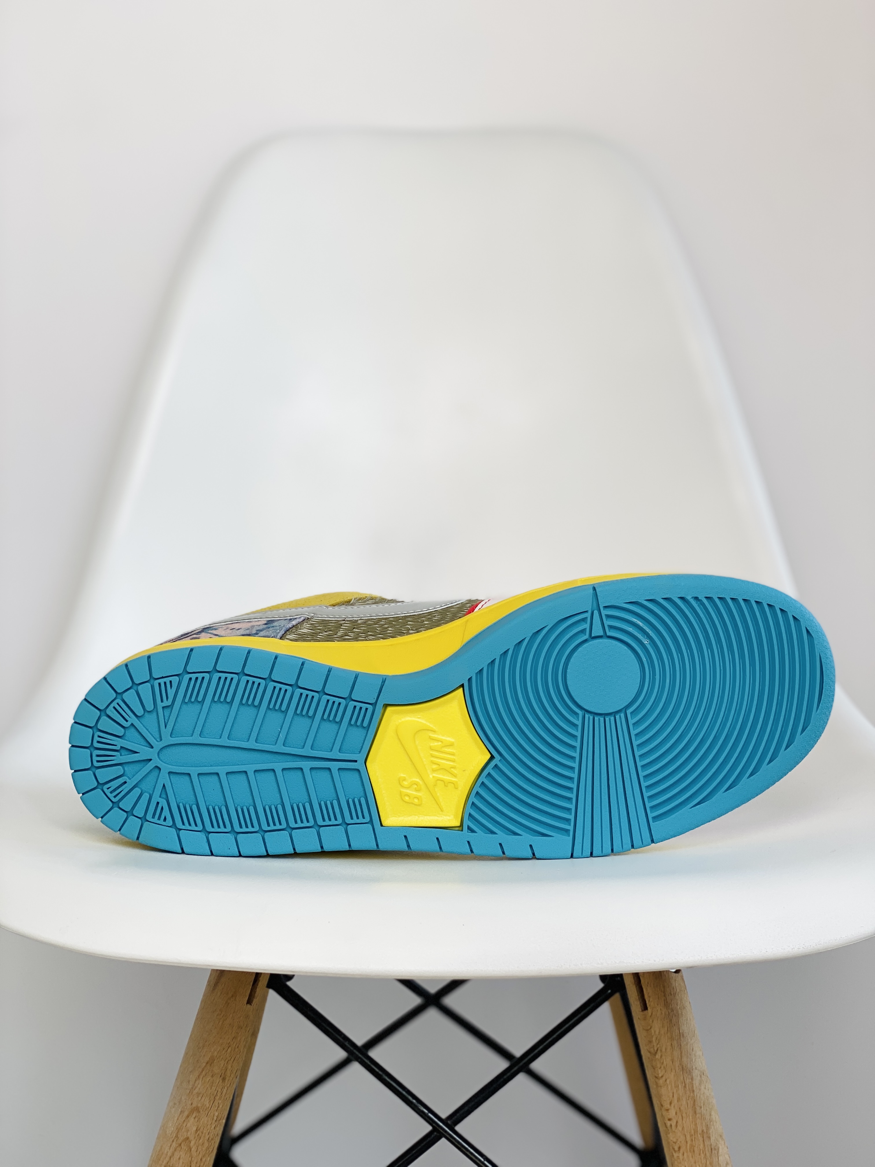 Nike Dunk SB PRO  低筒 休闲鞋 板鞋 男鞋 女鞋 波鞋 多彩拼接鸳鸯 DM0807-600