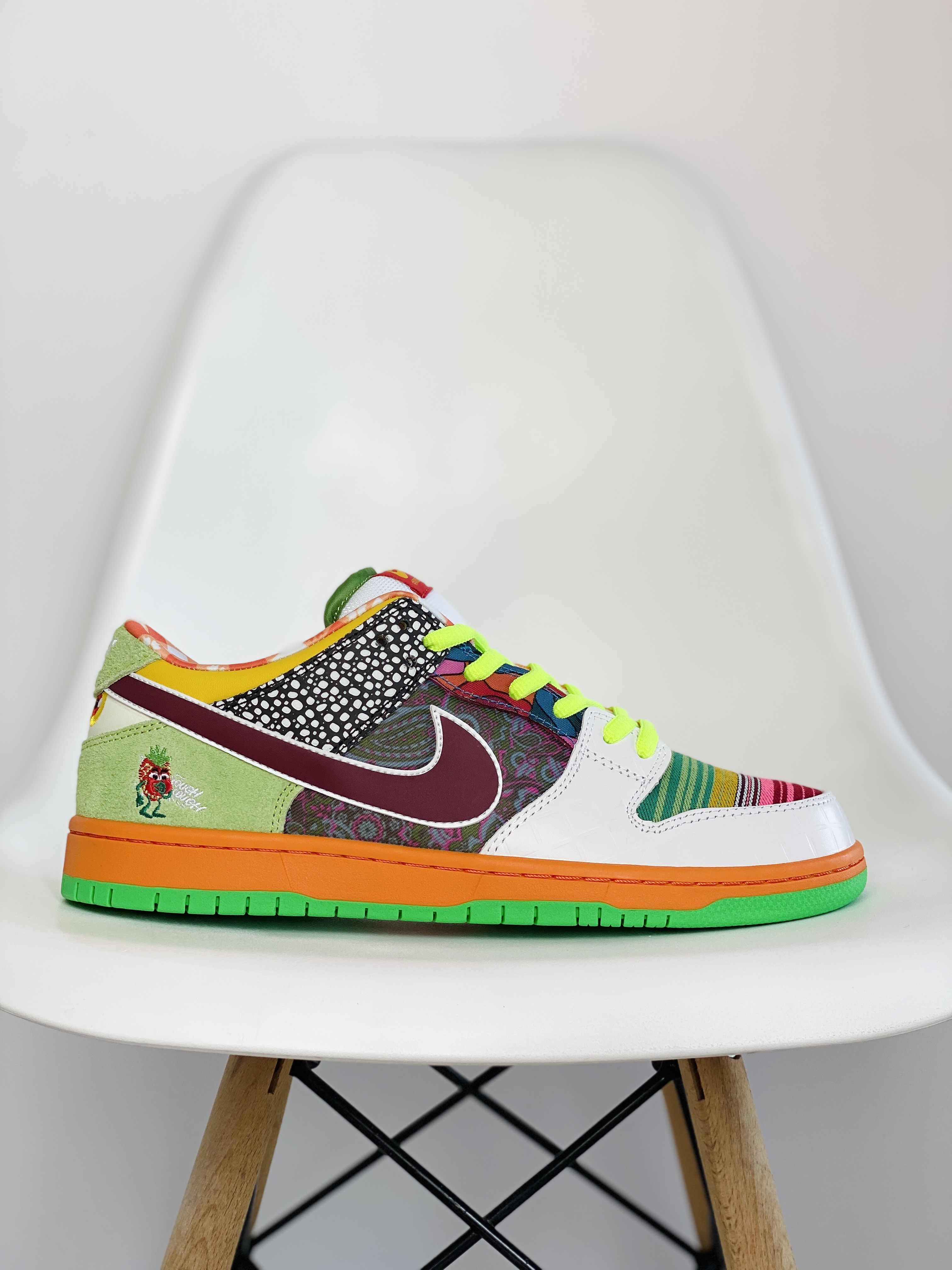 Nike Dunk SB PRO  低筒 休闲鞋 板鞋 男鞋 女鞋 波鞋 多彩拼接鸳鸯 DM0807-600