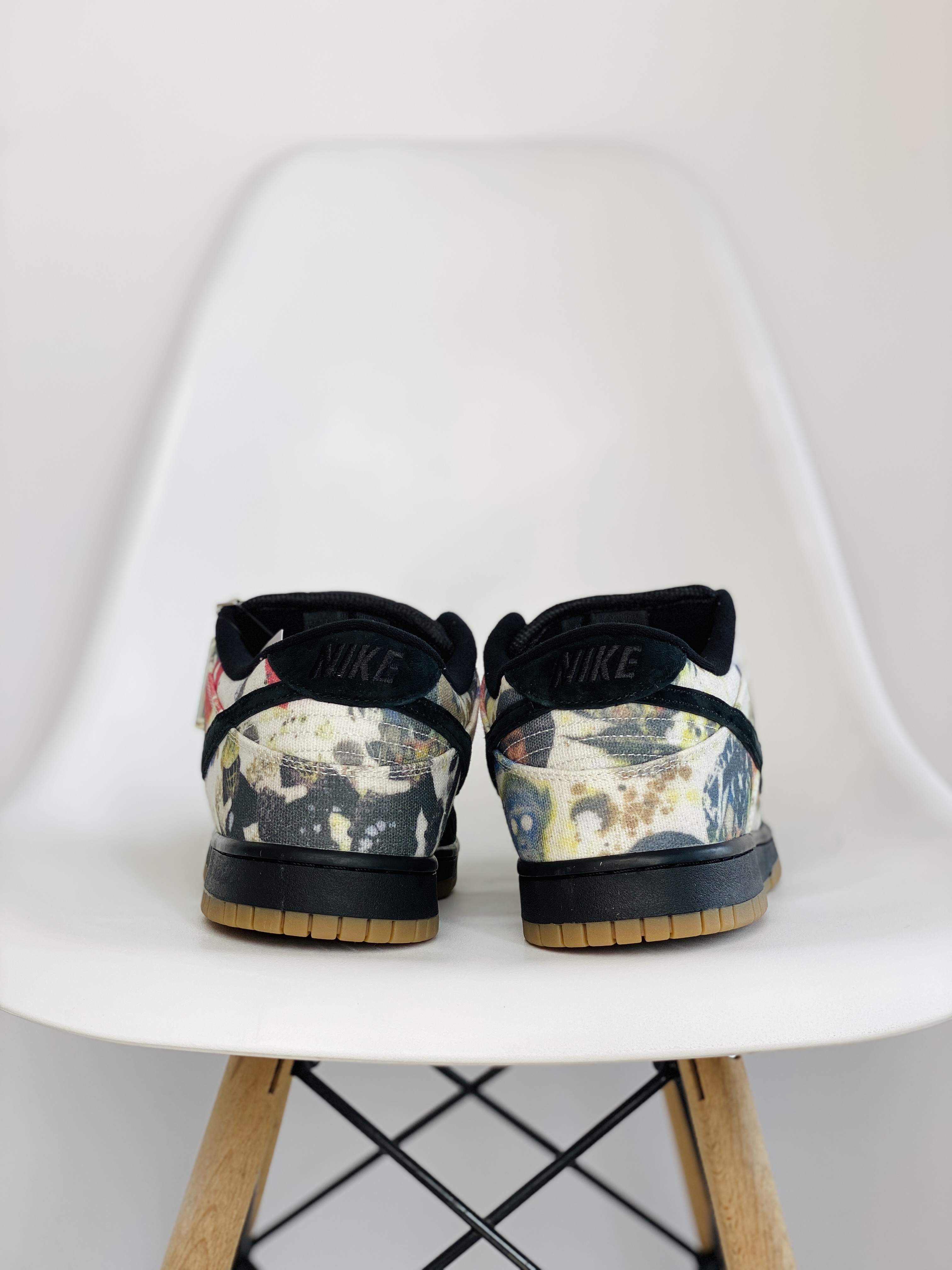 Supreme Nike Dunk SB Low Rammellzee   联名款 低筒 潮流复古  休闲鞋 板鞋 男鞋 女鞋 黑彩涂鸦  FD8778-001  