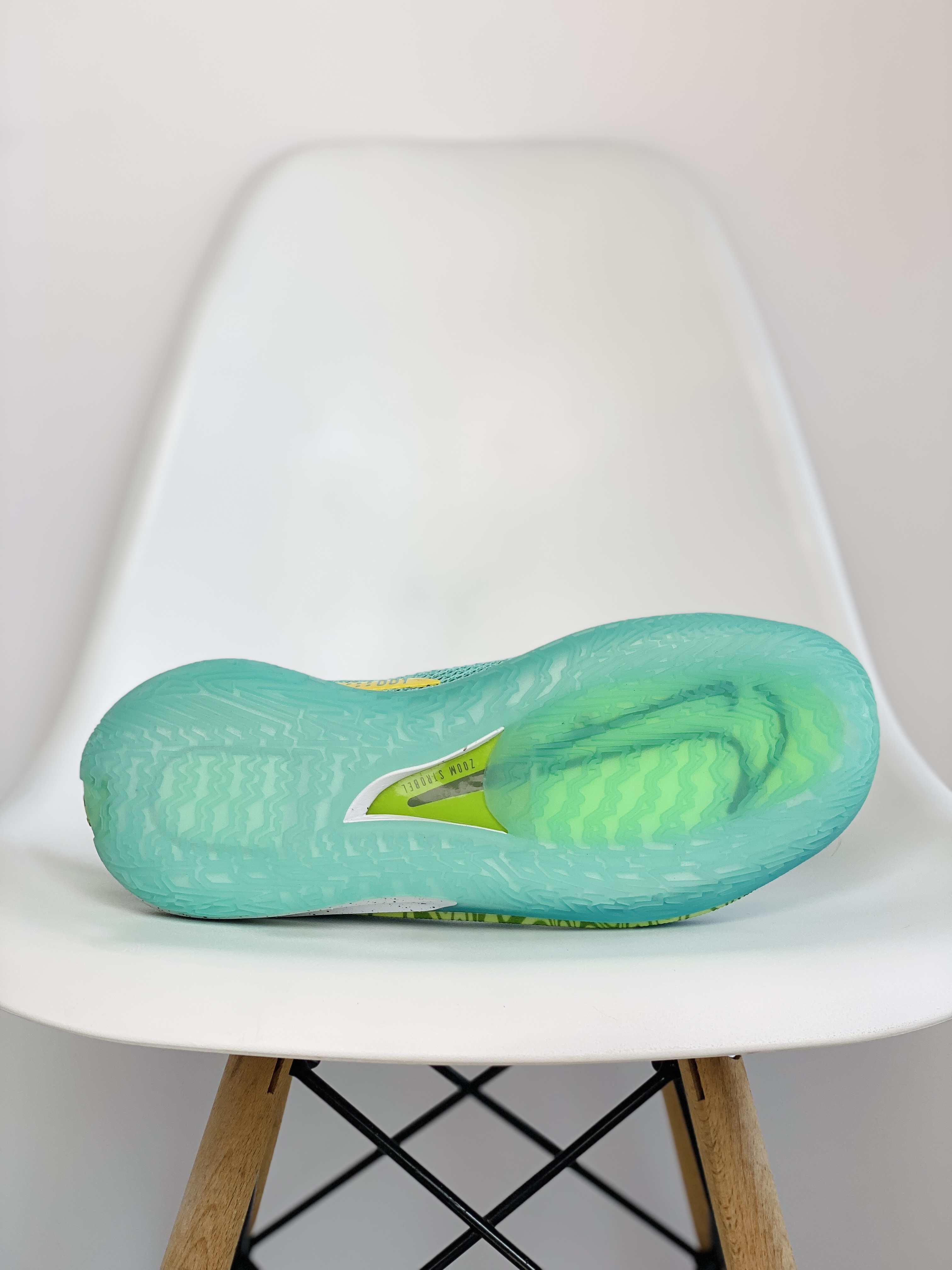  外贸 GT Cut Sabrina Lonescu 中底＋碳板版本  低筒  篮球鞋 球鞋 实战鞋 全掌气垫 TPU抗扭 男鞋  绿色 CZ0175-901