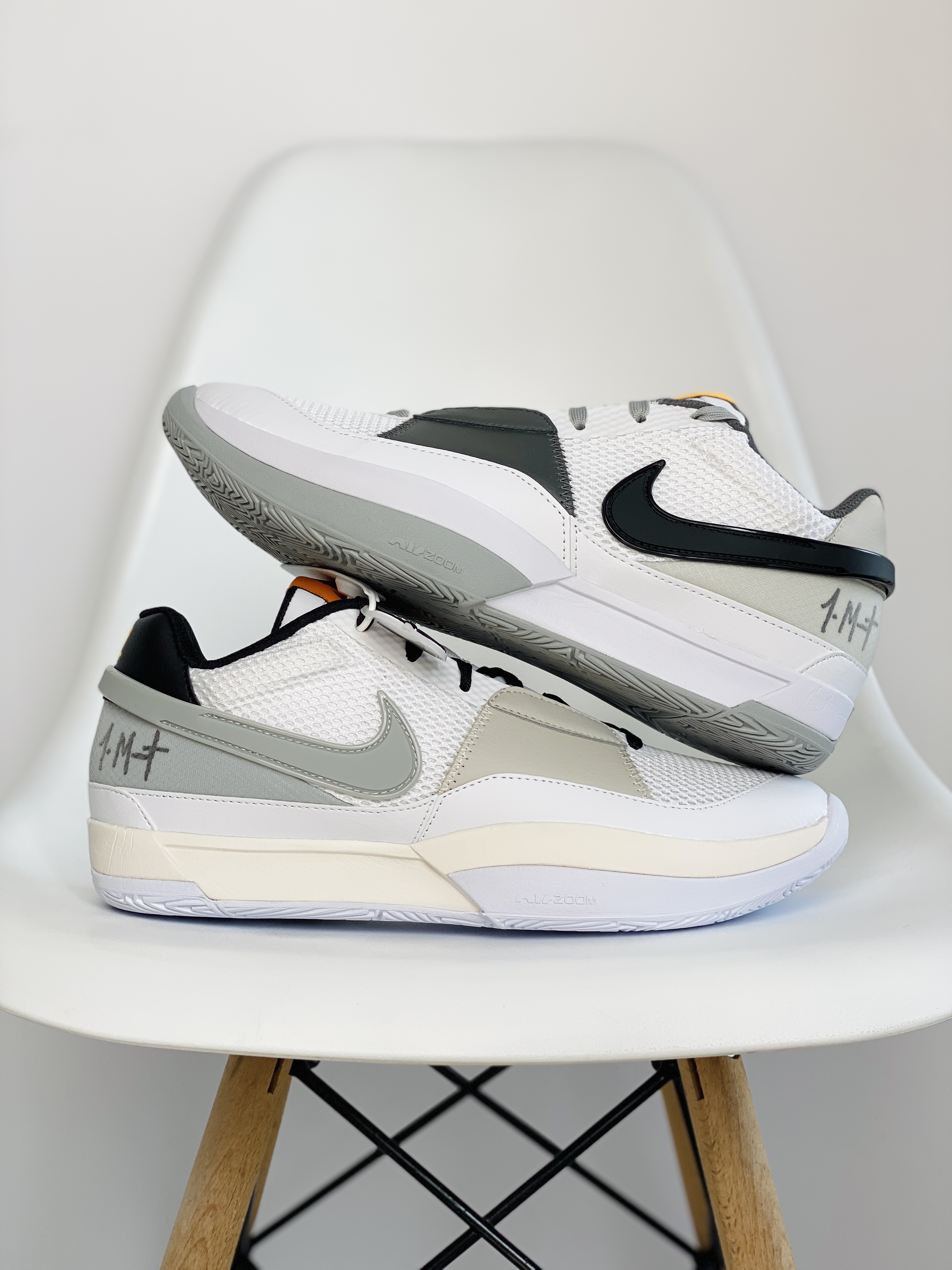  滅世 莫兰特 1代  Nike Zoom JA1 Light Smoke Grey 低筒 前後氣墊 耐磨透氣 實戰籃球鞋 波鞋 球鞋 男鞋 波鞋 灰白鸳鸯 DR8785-100