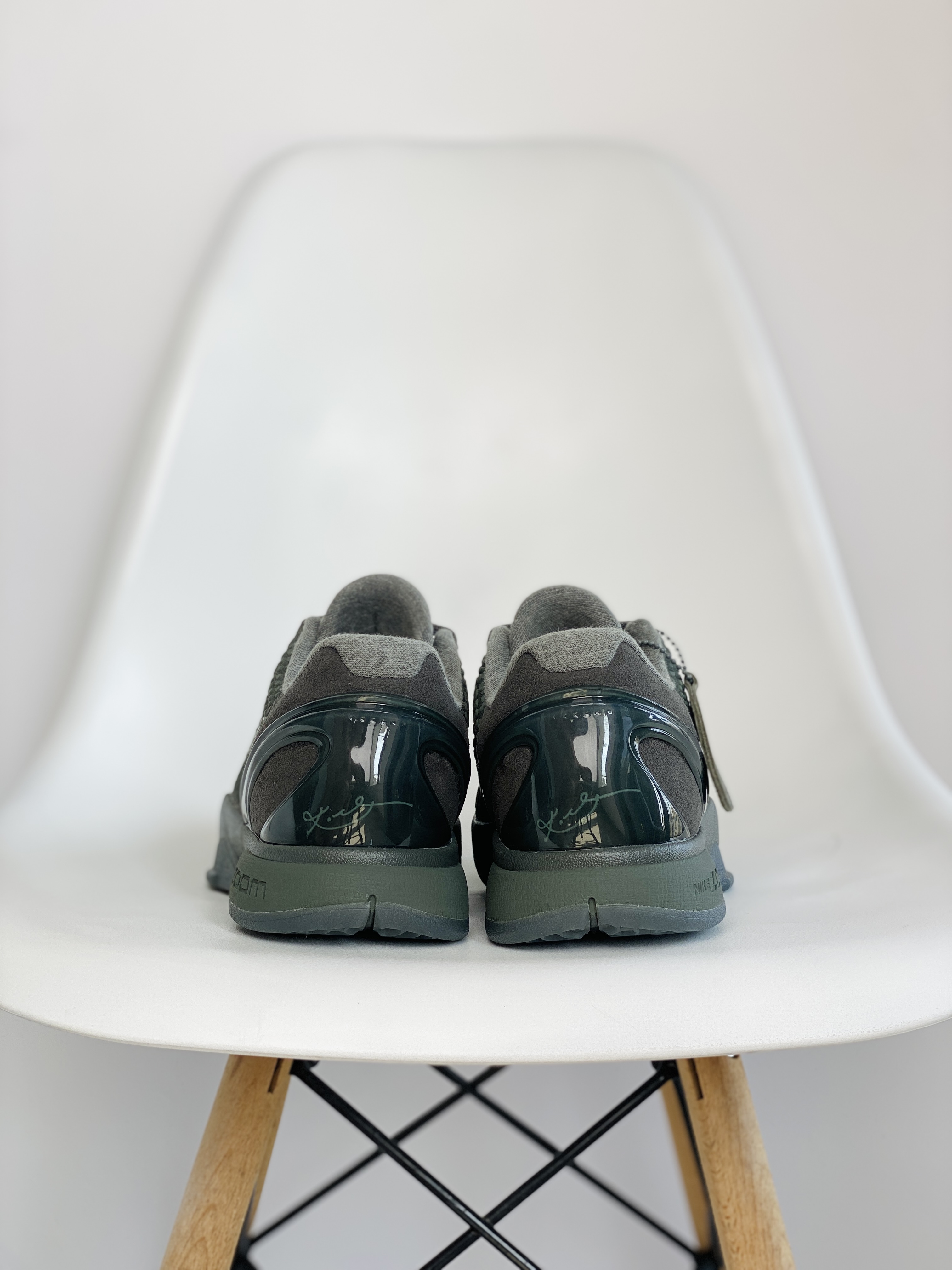  到货后不可临时取消退换 偏小半码到一码最强实战 H12 Kobe6 Black Mamba Collection Fade 前掌Zoom气垫 后掌EVA缓震 球鞋 籃球鞋 實戰鞋  真碳板 波鞋 男鞋  深灰 869457-007