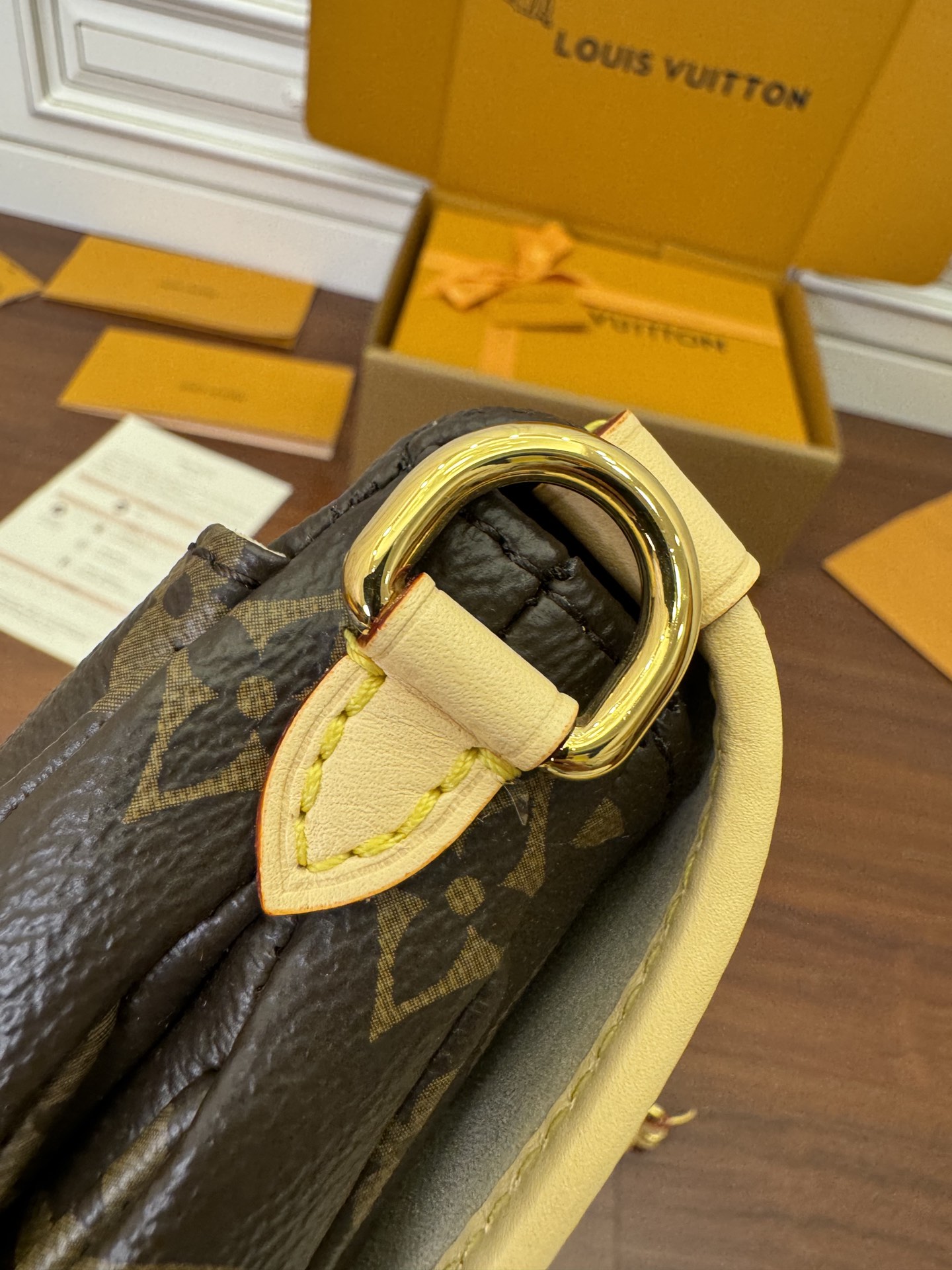 LOUIS VUITTON 路易威登 Saumur BB 老花满印牛皮革 斜挎包 单肩包 手提包 棕色 M46740