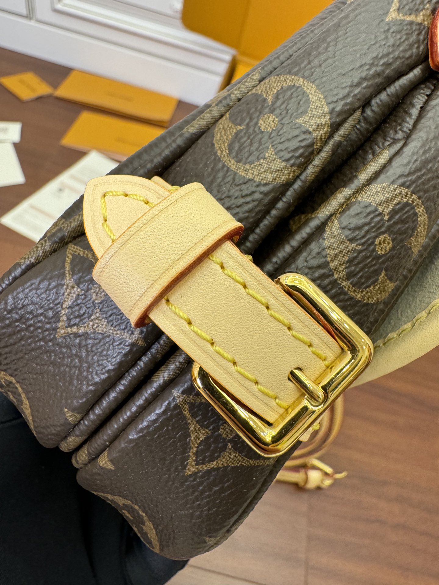 LOUIS VUITTON 路易威登 Saumur BB 老花满印牛皮革 斜挎包 单肩包 手提包 棕色 M46740