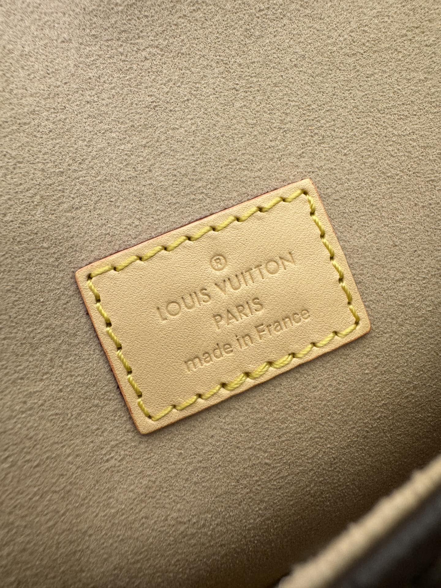 LOUIS VUITTON 路易威登 Saumur BB 老花满印牛皮革 斜挎包 单肩包 手提包 棕色 M46740