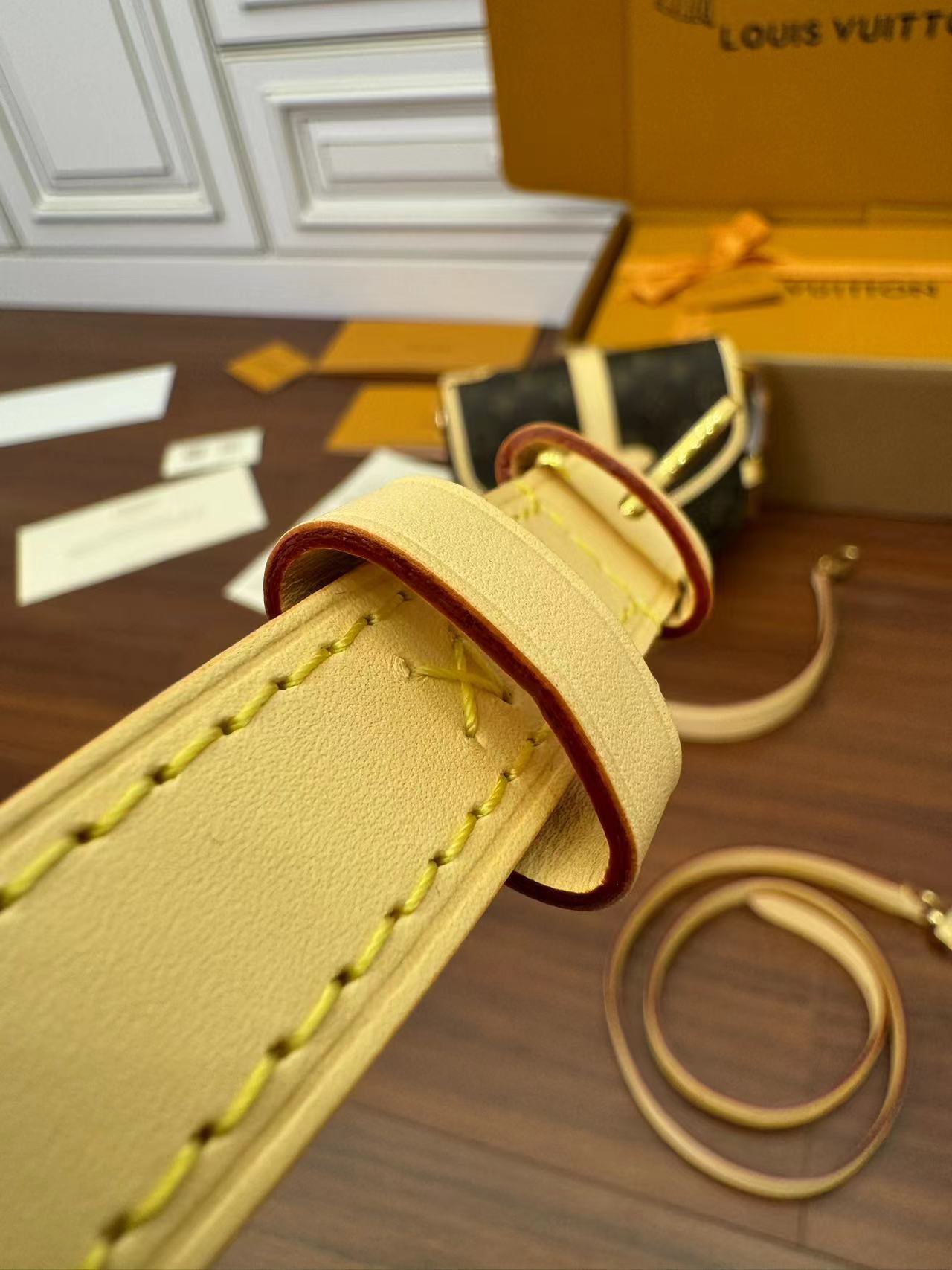 LOUIS VUITTON 路易威登 Saumur BB 老花满印牛皮革 斜挎包 单肩包 手提包 棕色 M46740