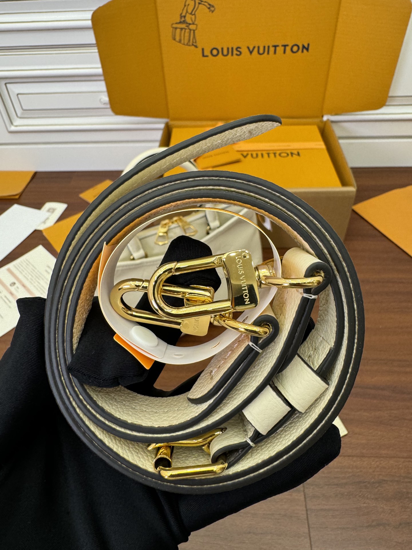 LOUIS VUITTON 路易威登 Trianon PM 压花图案 牛皮革 斜挎包 单肩包 手提包 小号 米色 M46503