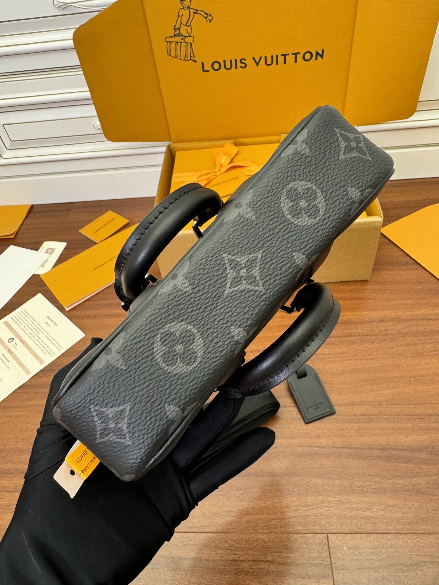 LOUIS VUITTON 路易威登 Nano Porte Documents J 印花logo 斜挎包 单肩包 手提包 黑色 M82770
