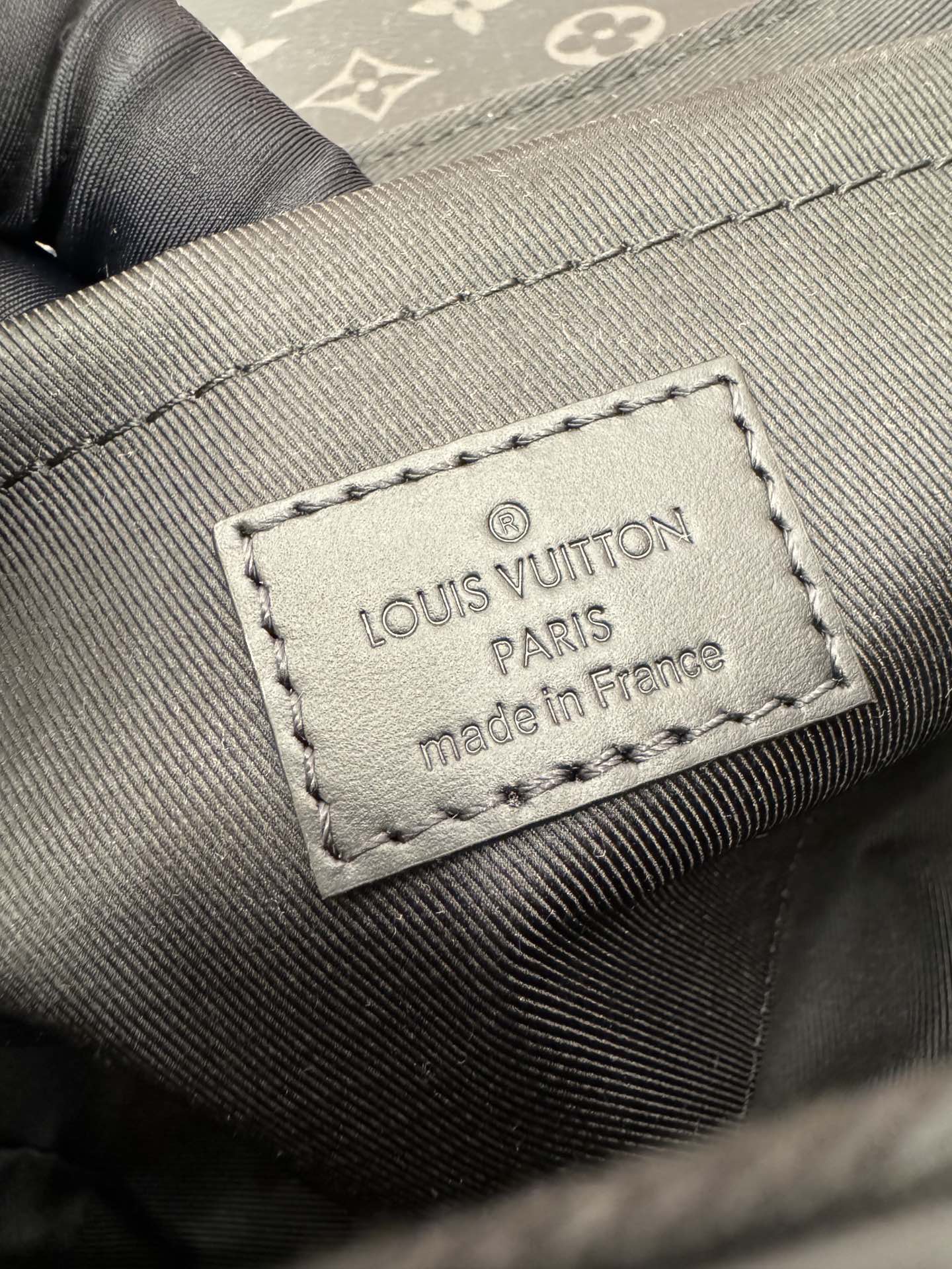 LOUIS VUITTON 路易威登 S Cape 可调节肩带搭扣开合帆布拼皮革 斜挎包 单肩包 黑色 M46794